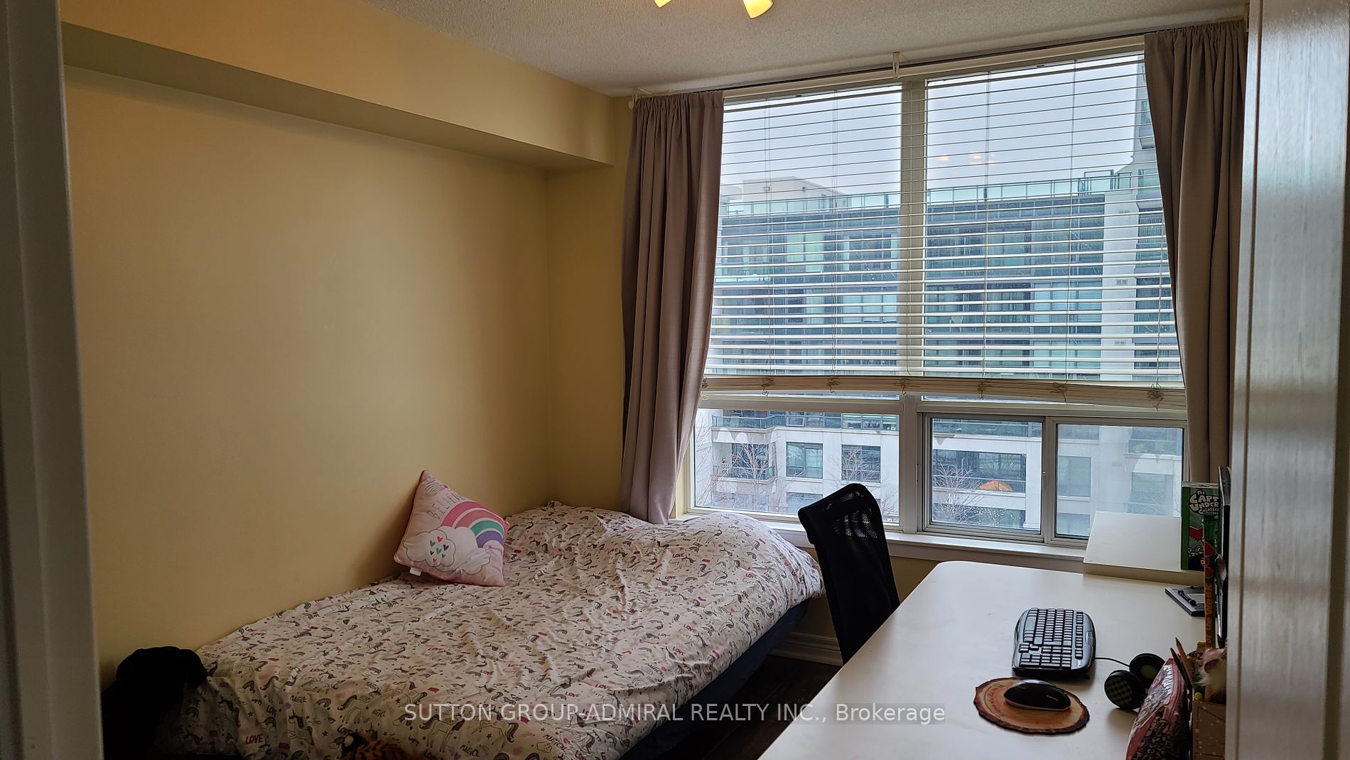 50 Disera Drive, #405