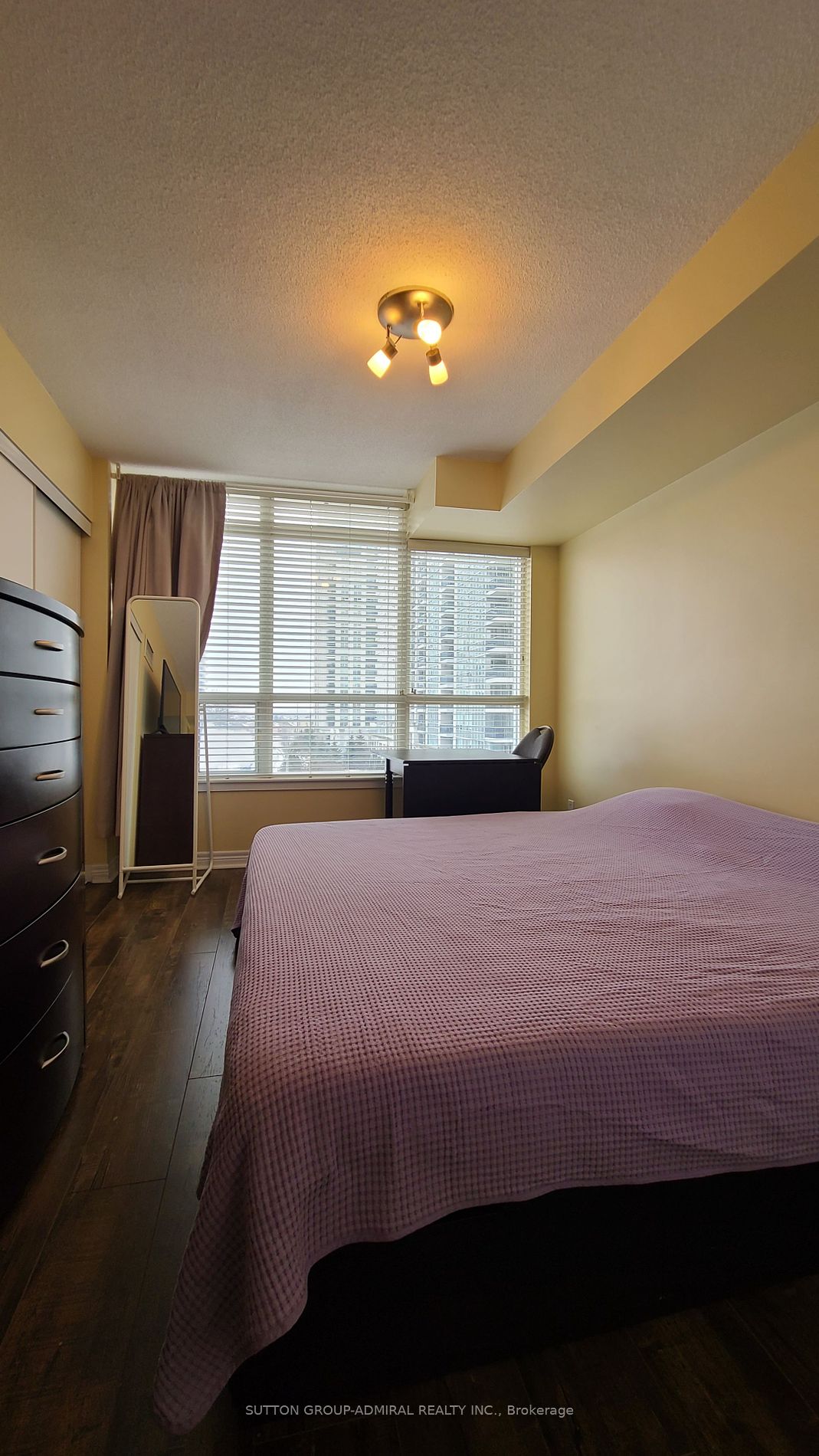 50 Disera Drive, #405