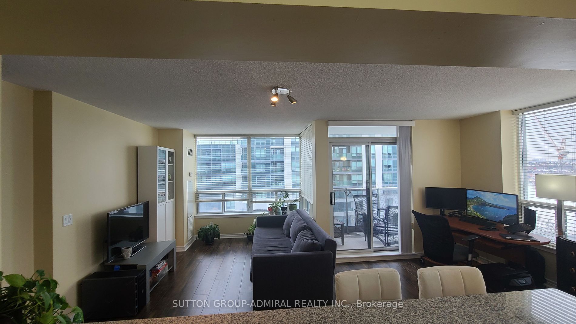 50 Disera Drive, #405