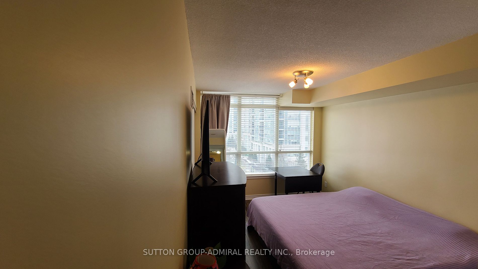 50 Disera Drive, #405