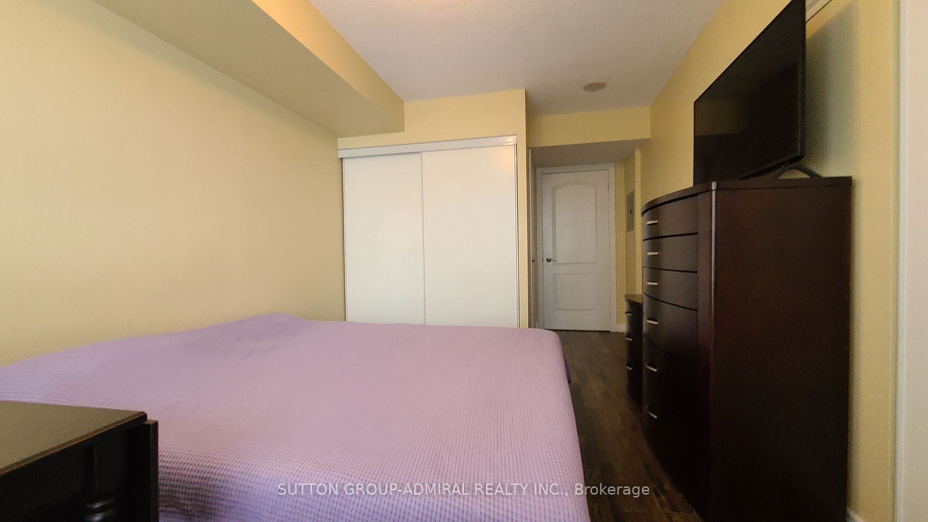 50 Disera Drive, #405