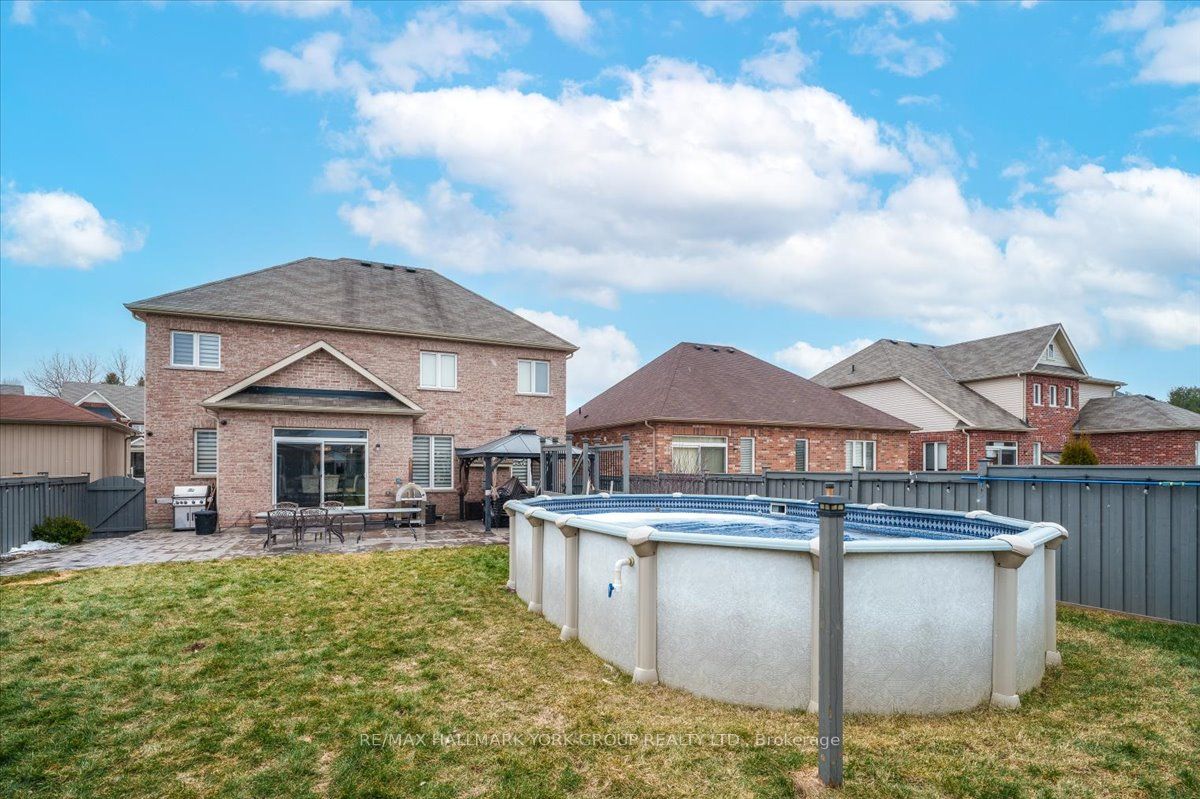 17 Mount Crescent