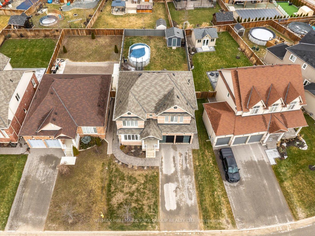 17 Mount Crescent