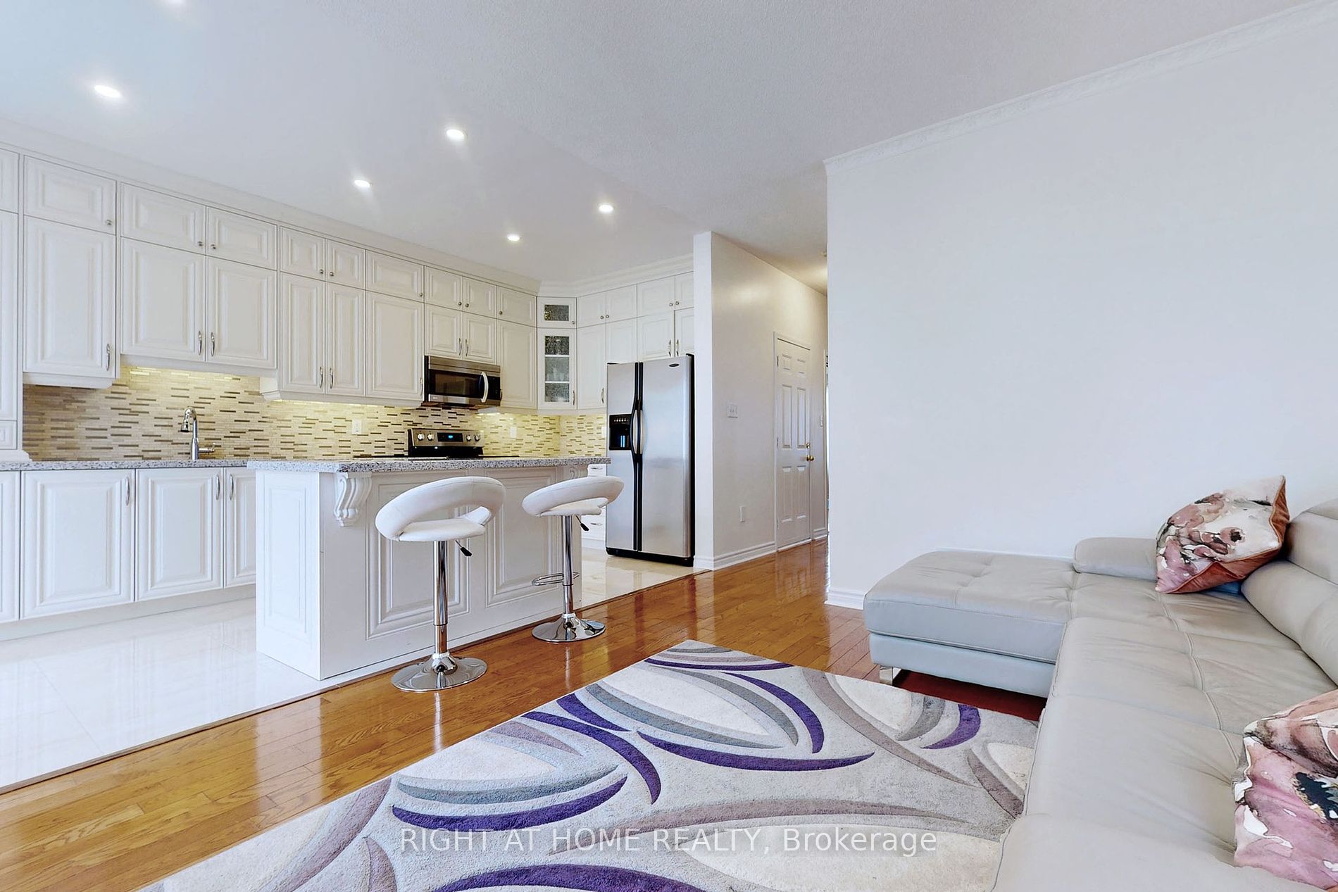 152 Dolce Cres
