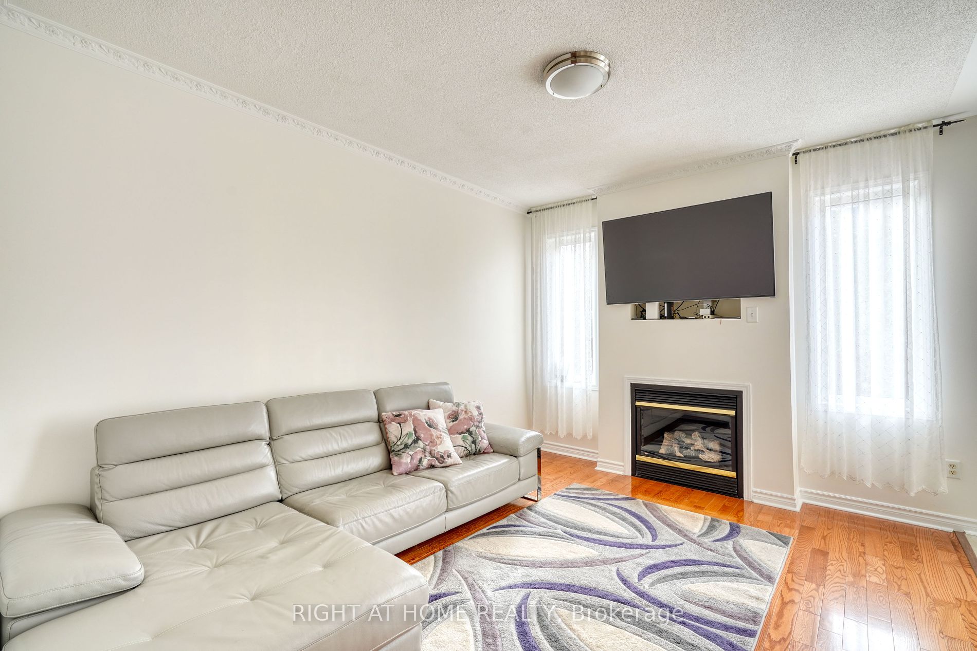 152 Dolce Cres