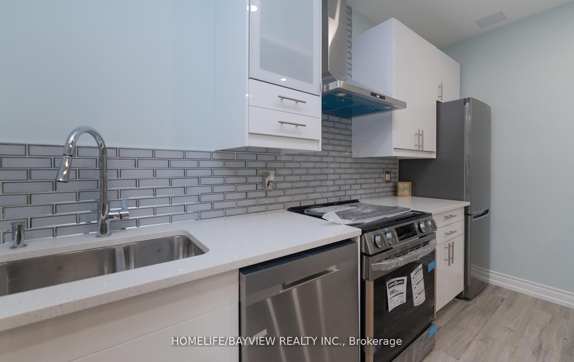 7 Rossini Dr