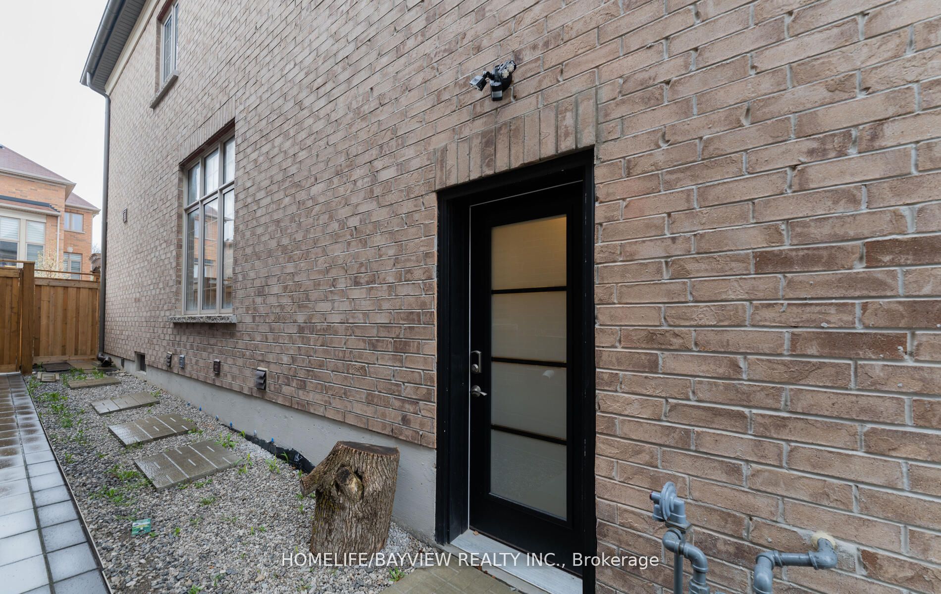 7 Rossini Dr