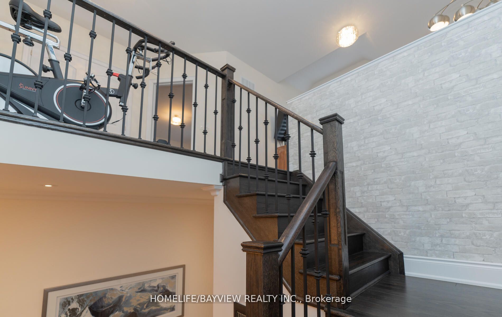 7 Rossini Dr