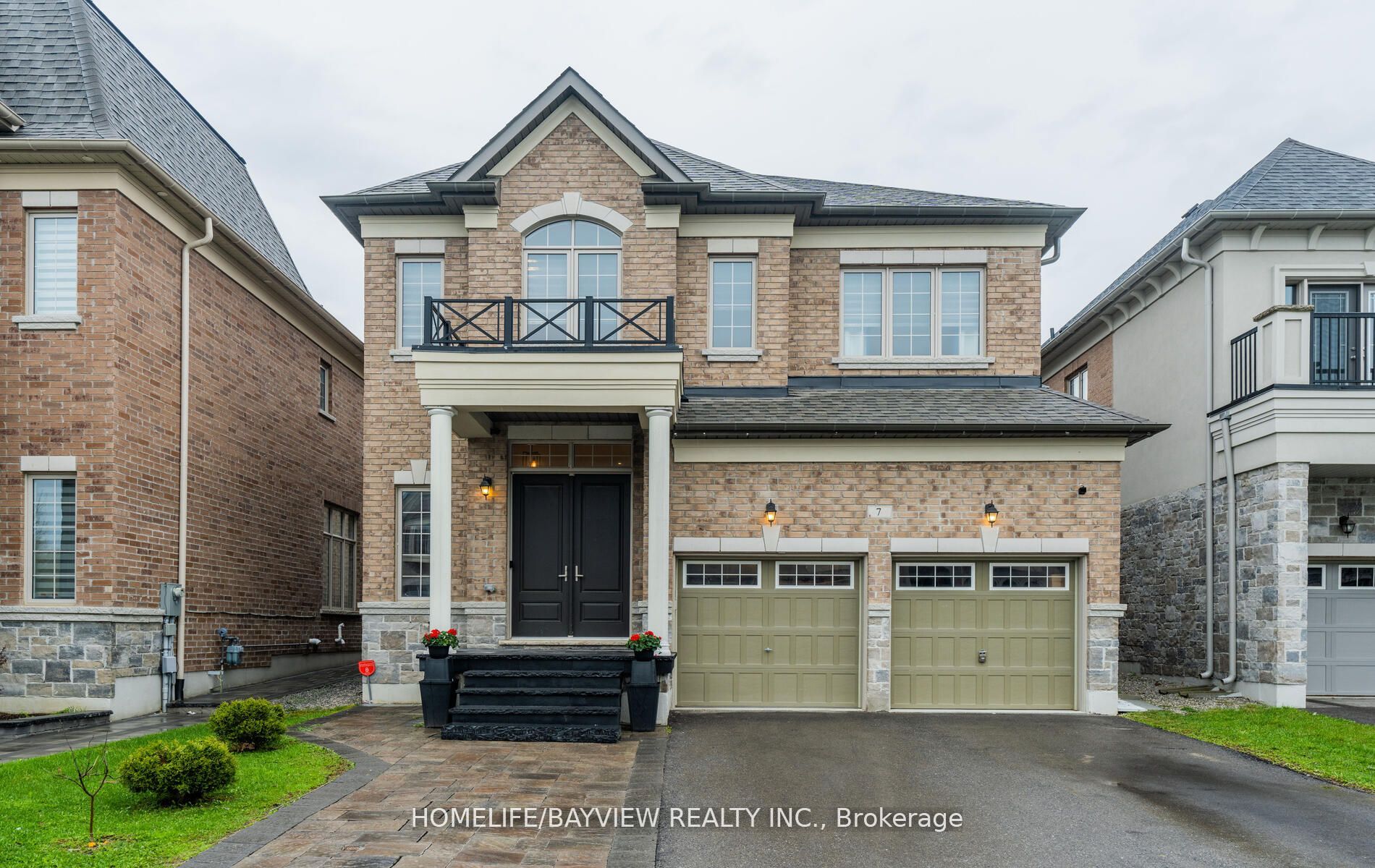 7 Rossini Dr
