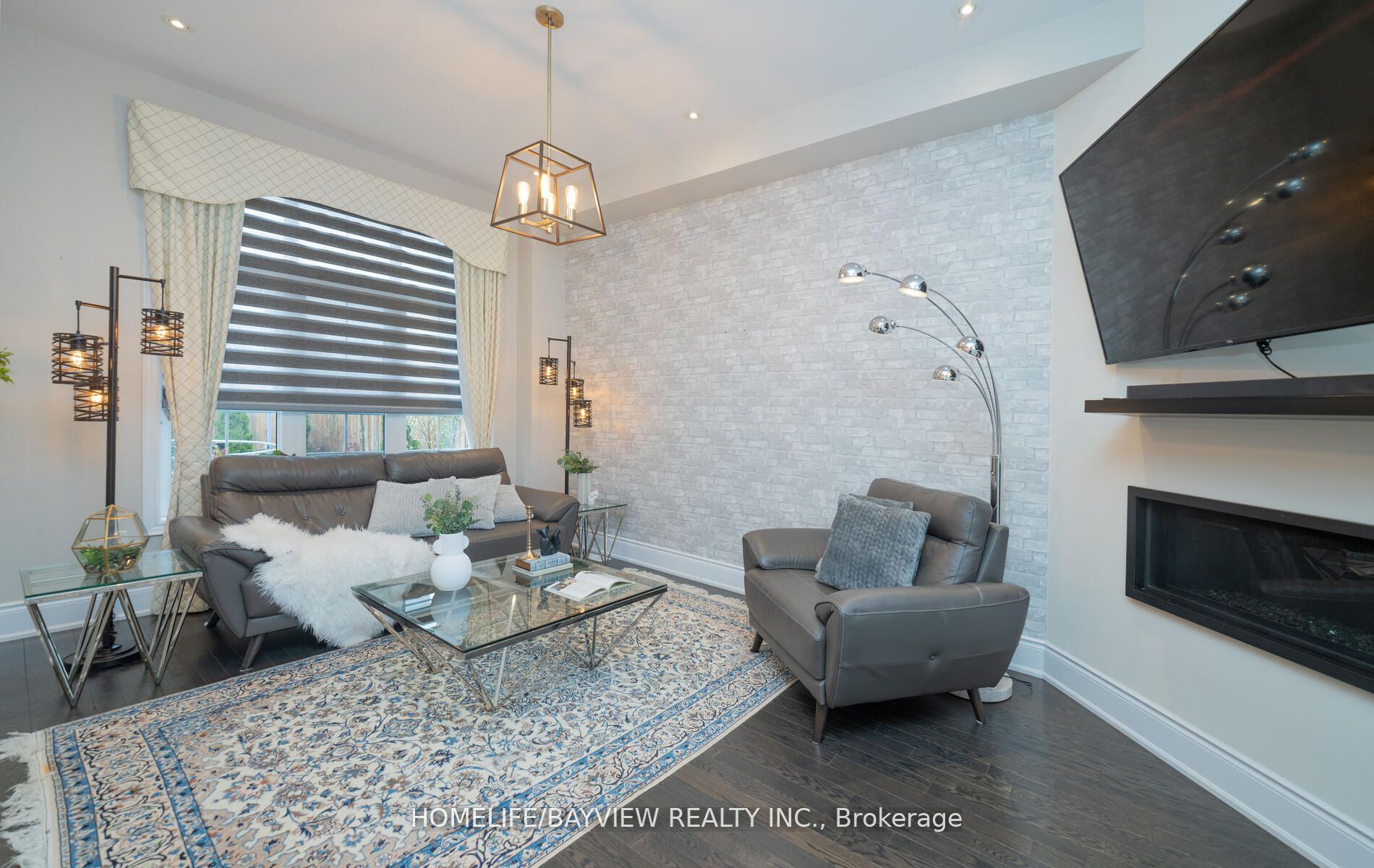 7 Rossini Dr