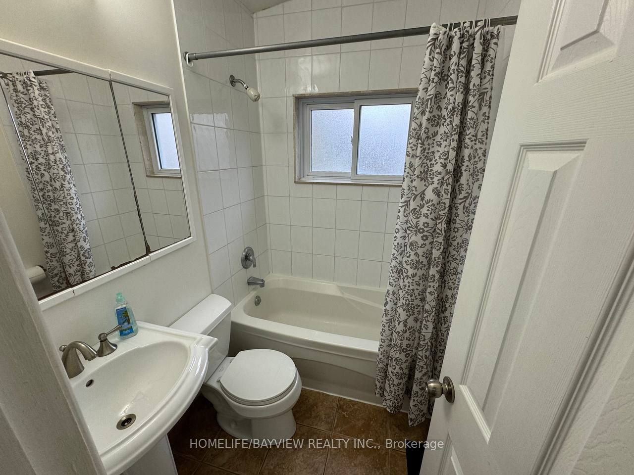 82 Murray Dr