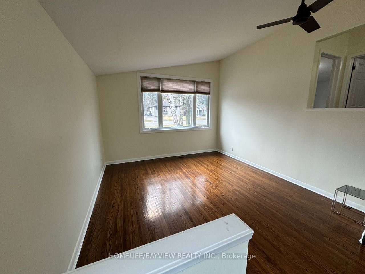 82 Murray Dr