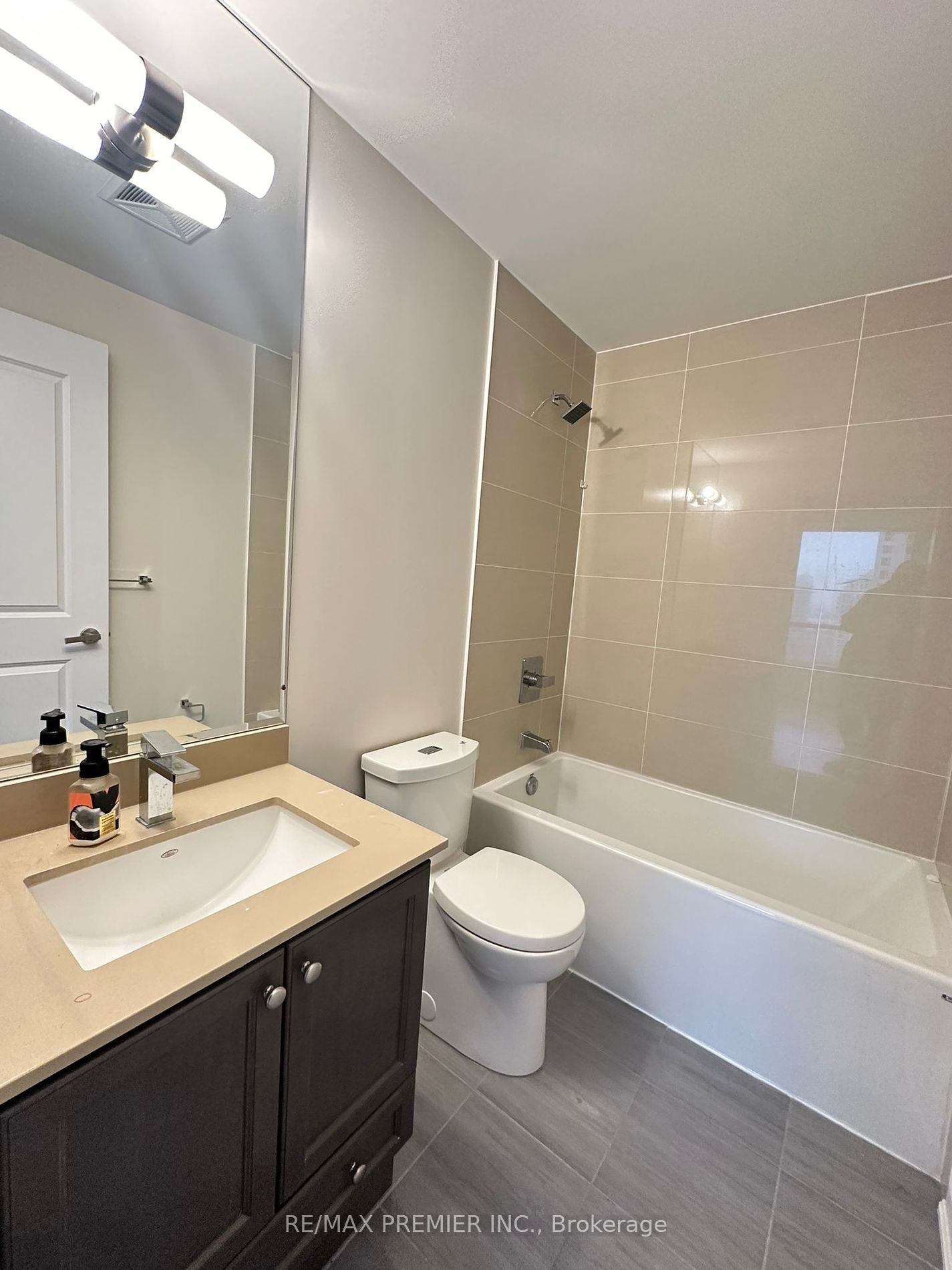 9085 Jane Street, #1202