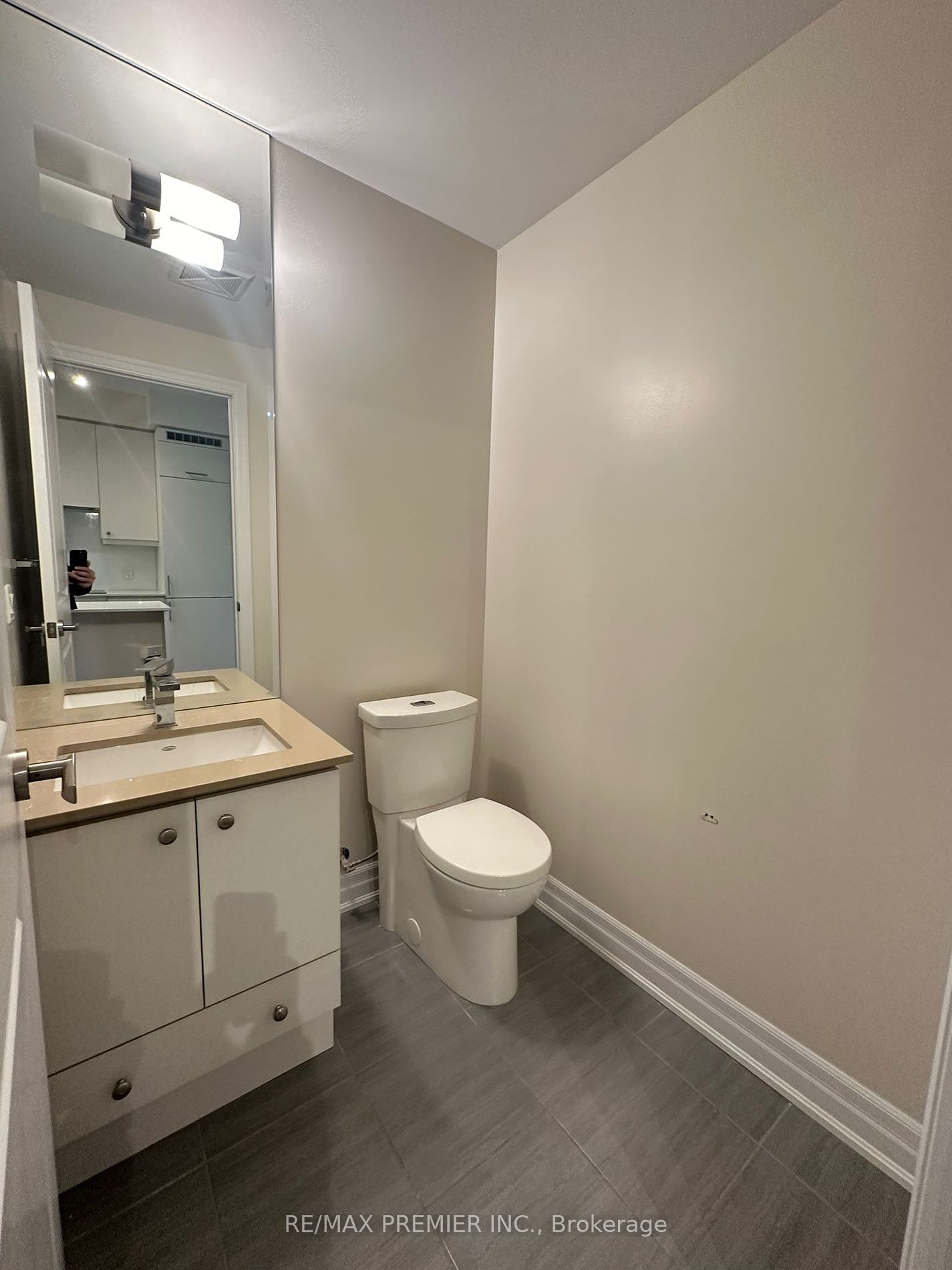 9085 Jane Street, #1202