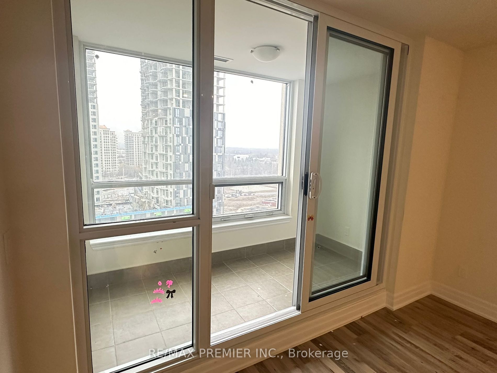 9085 Jane Street, #1202