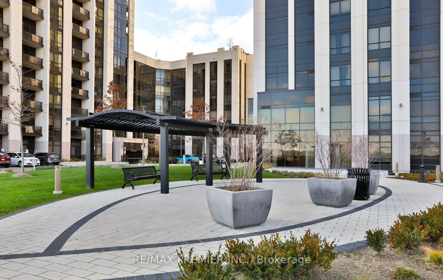 9085 Jane Street, #1202