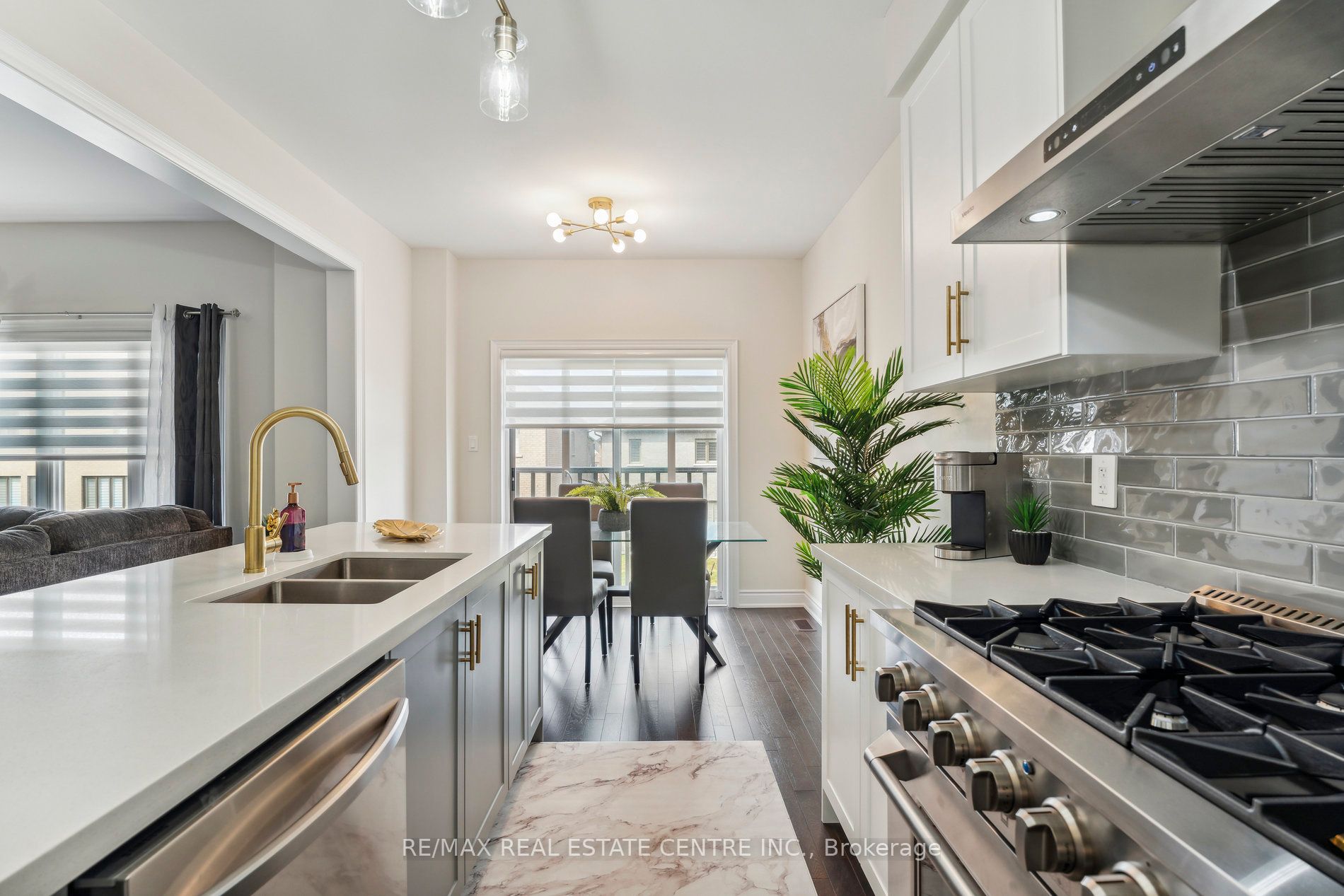 53 Janes Cres