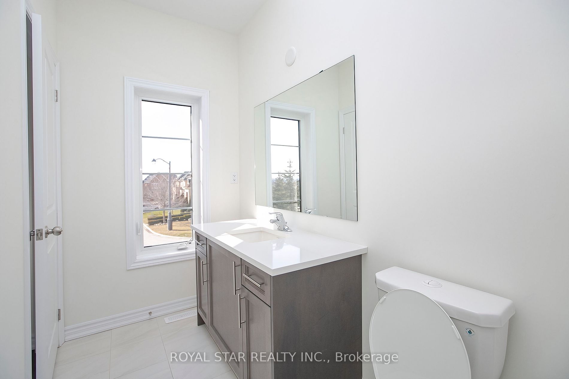 72 Weslock Cres