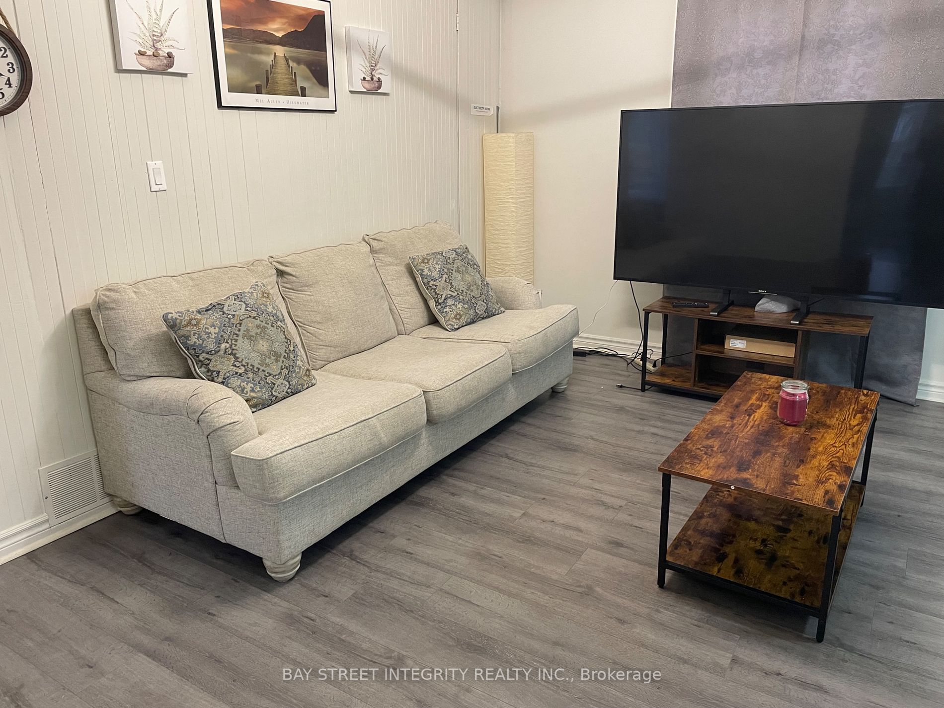 229 Elm Ave
