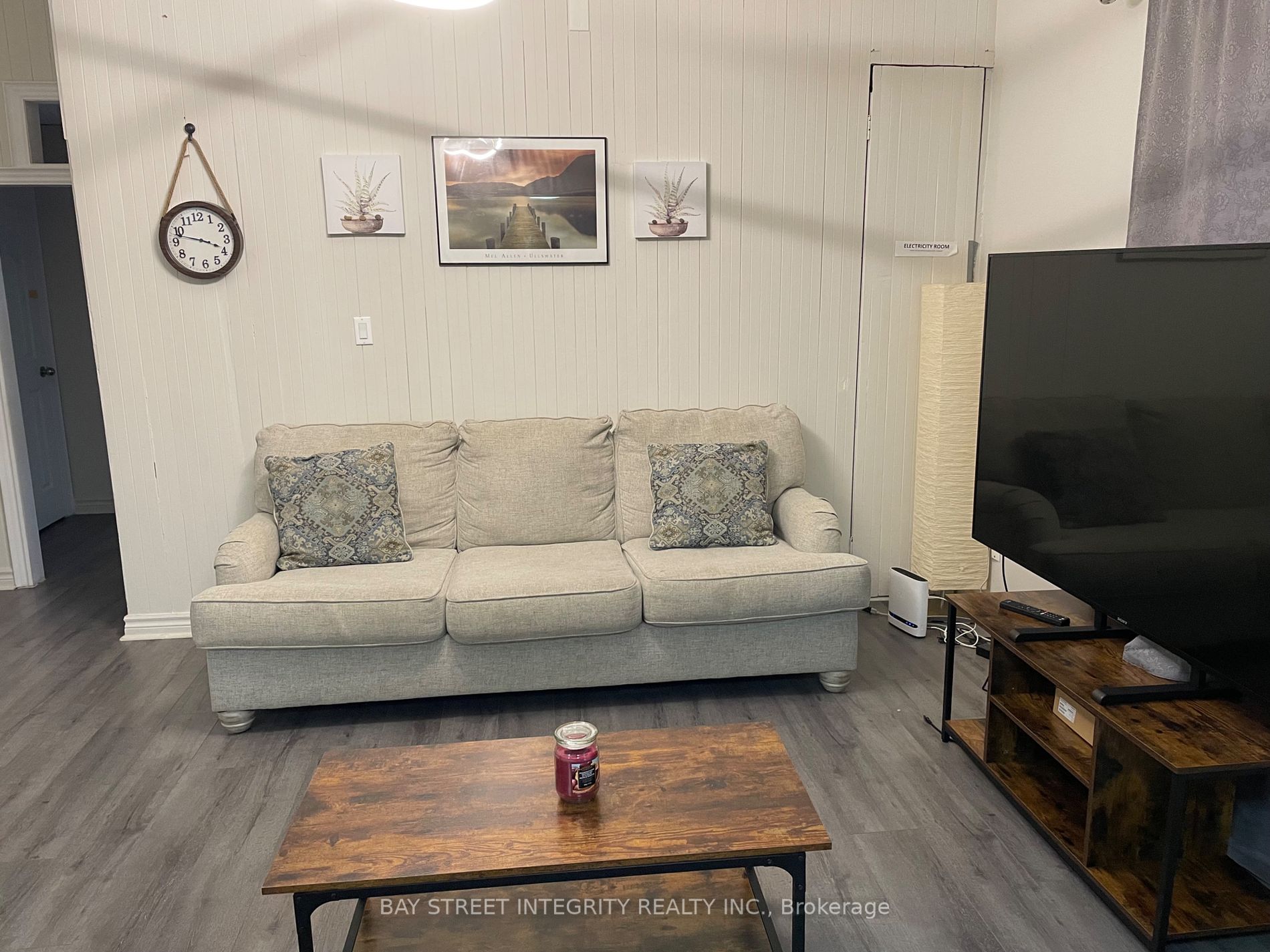 229 Elm Ave