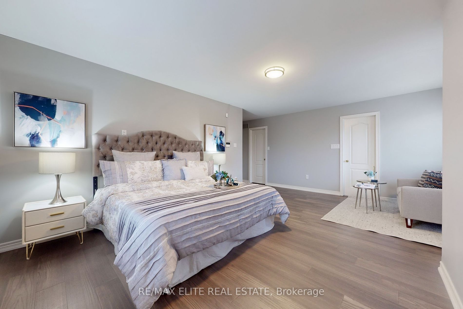 94 Desert View Crescent