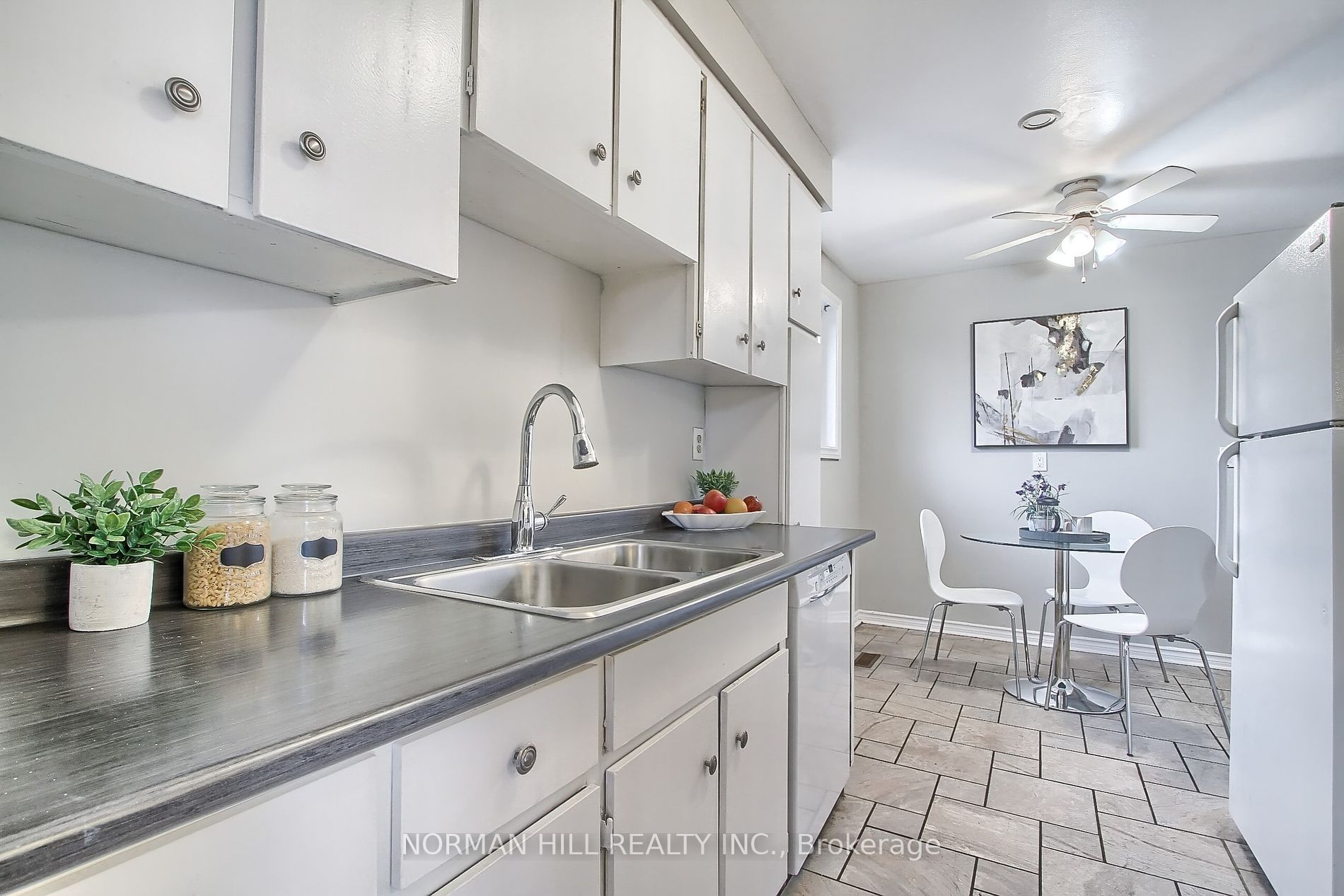 676 Mountview Place