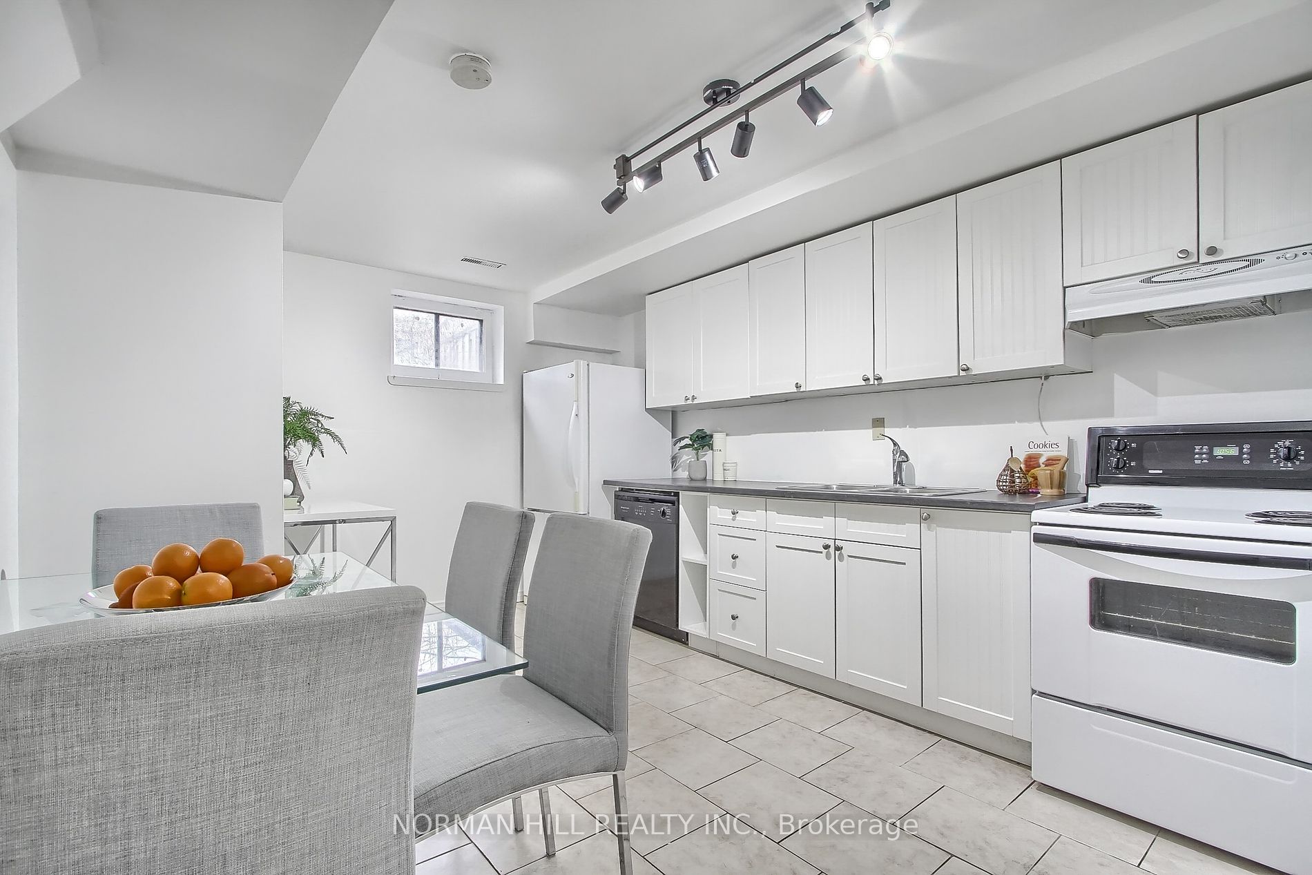676 Mountview Place