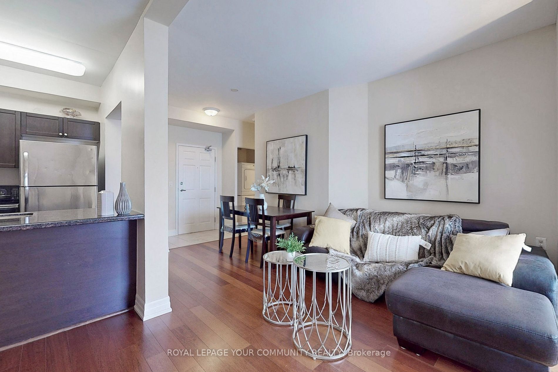 15450 Yonge Street #205