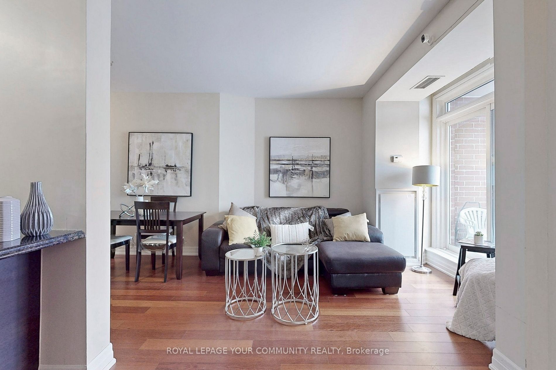 15450 Yonge Street #205