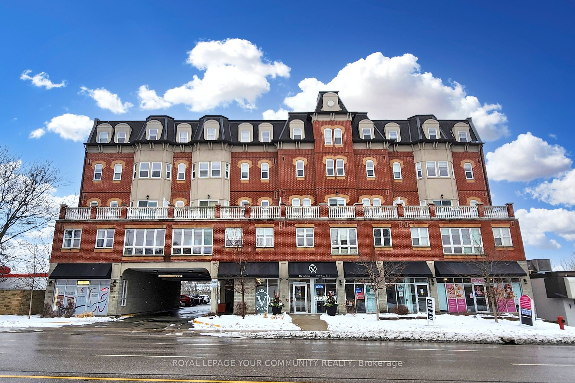 15450 Yonge Street #205