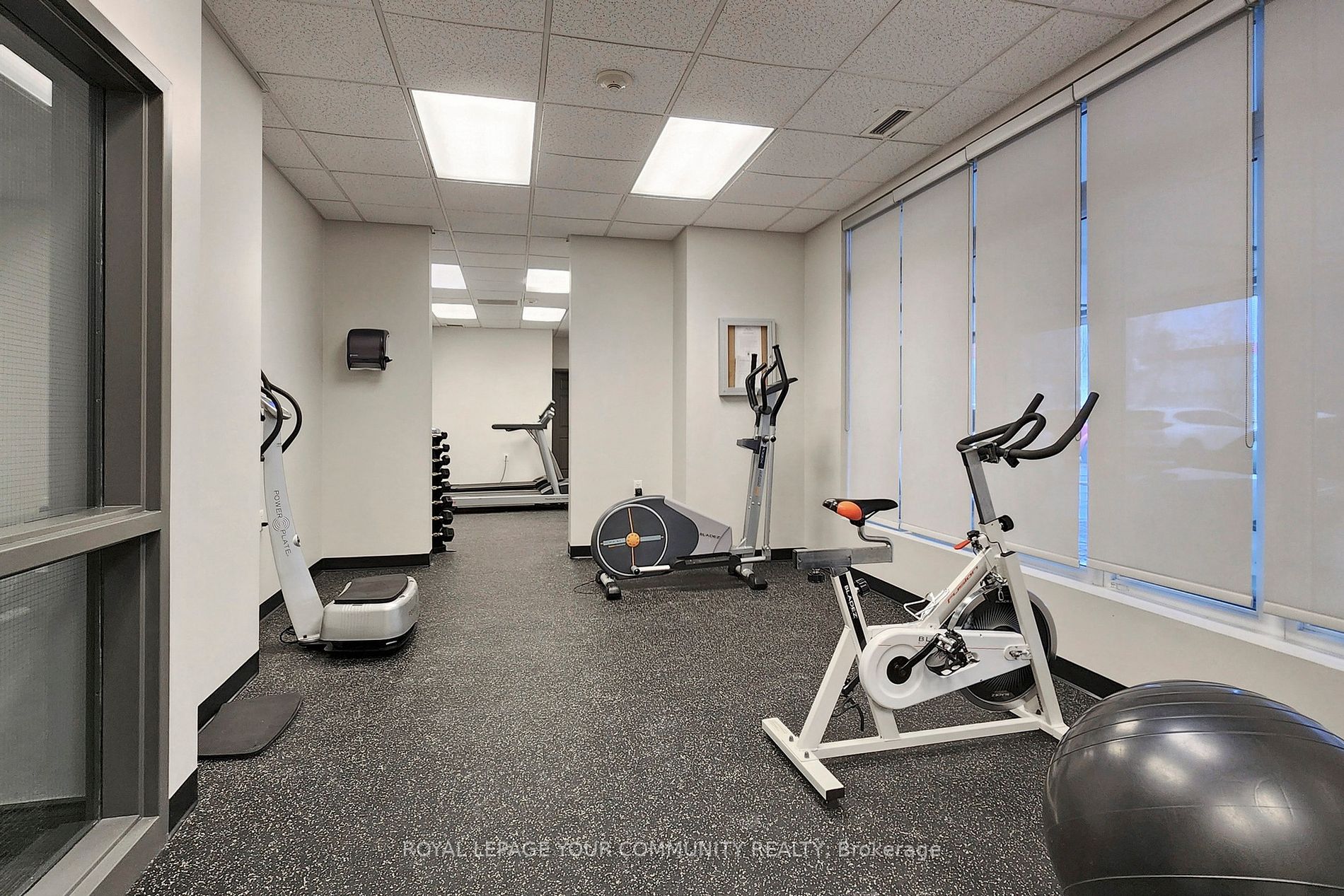 15450 Yonge Street #205