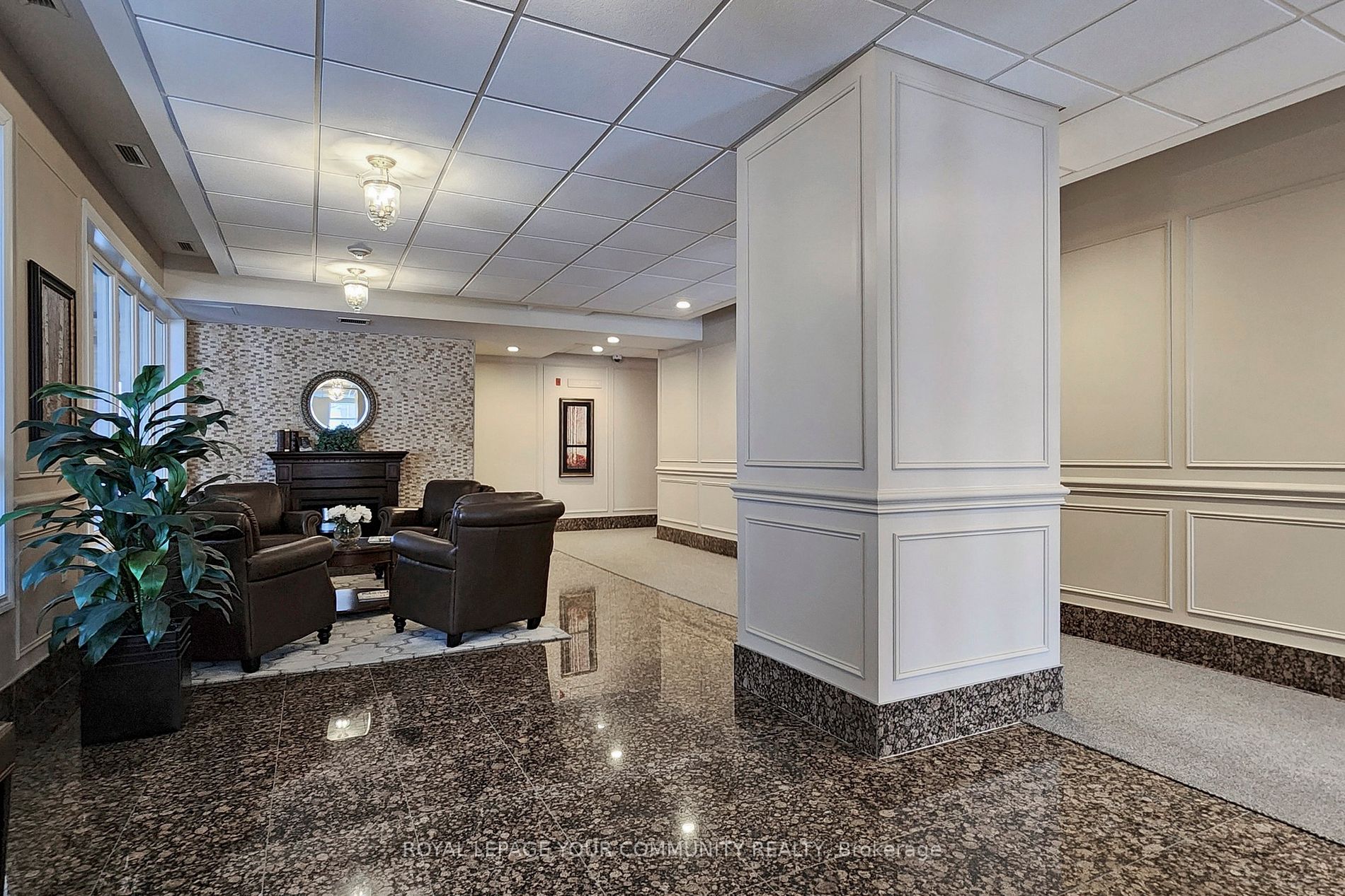 15450 Yonge Street #205