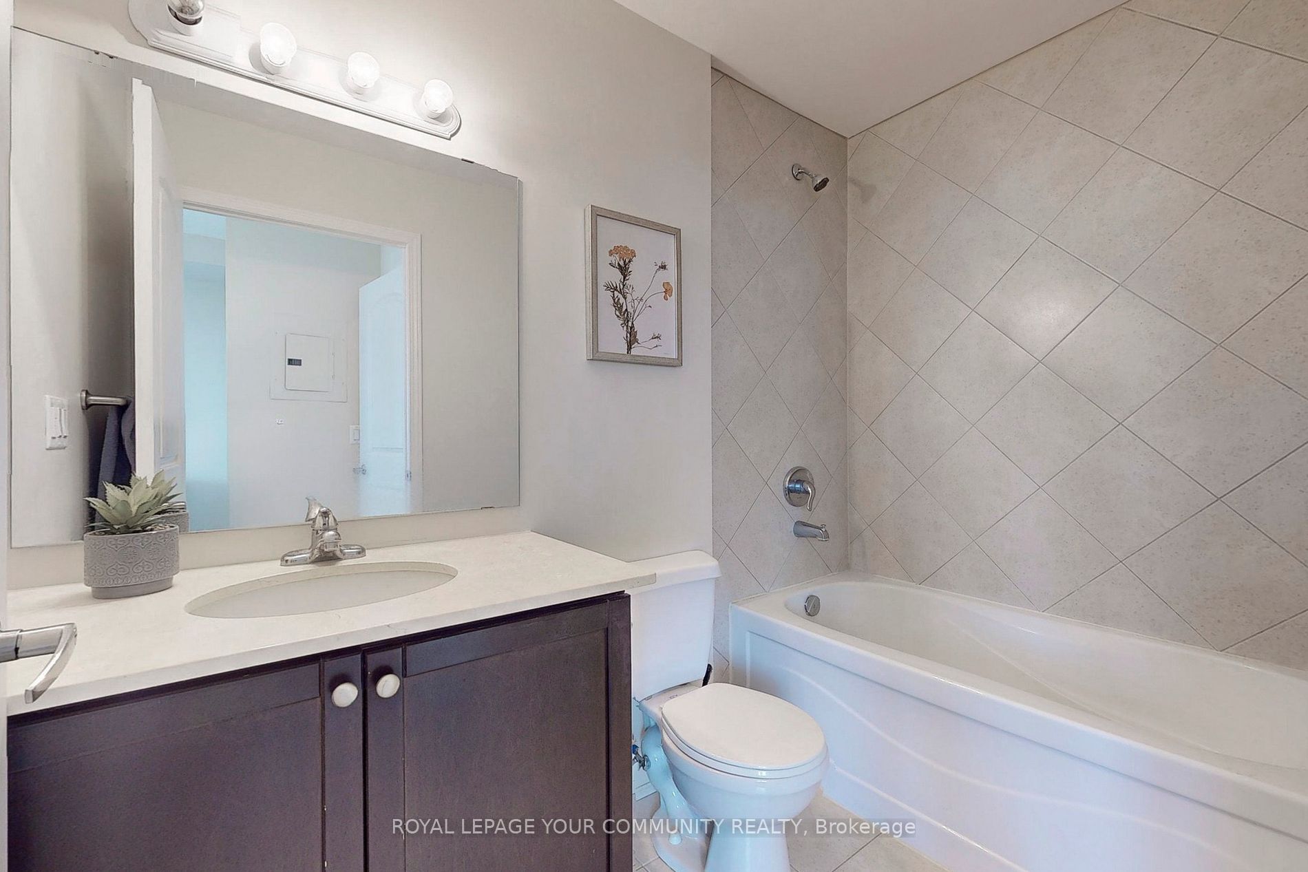 15450 Yonge Street #205