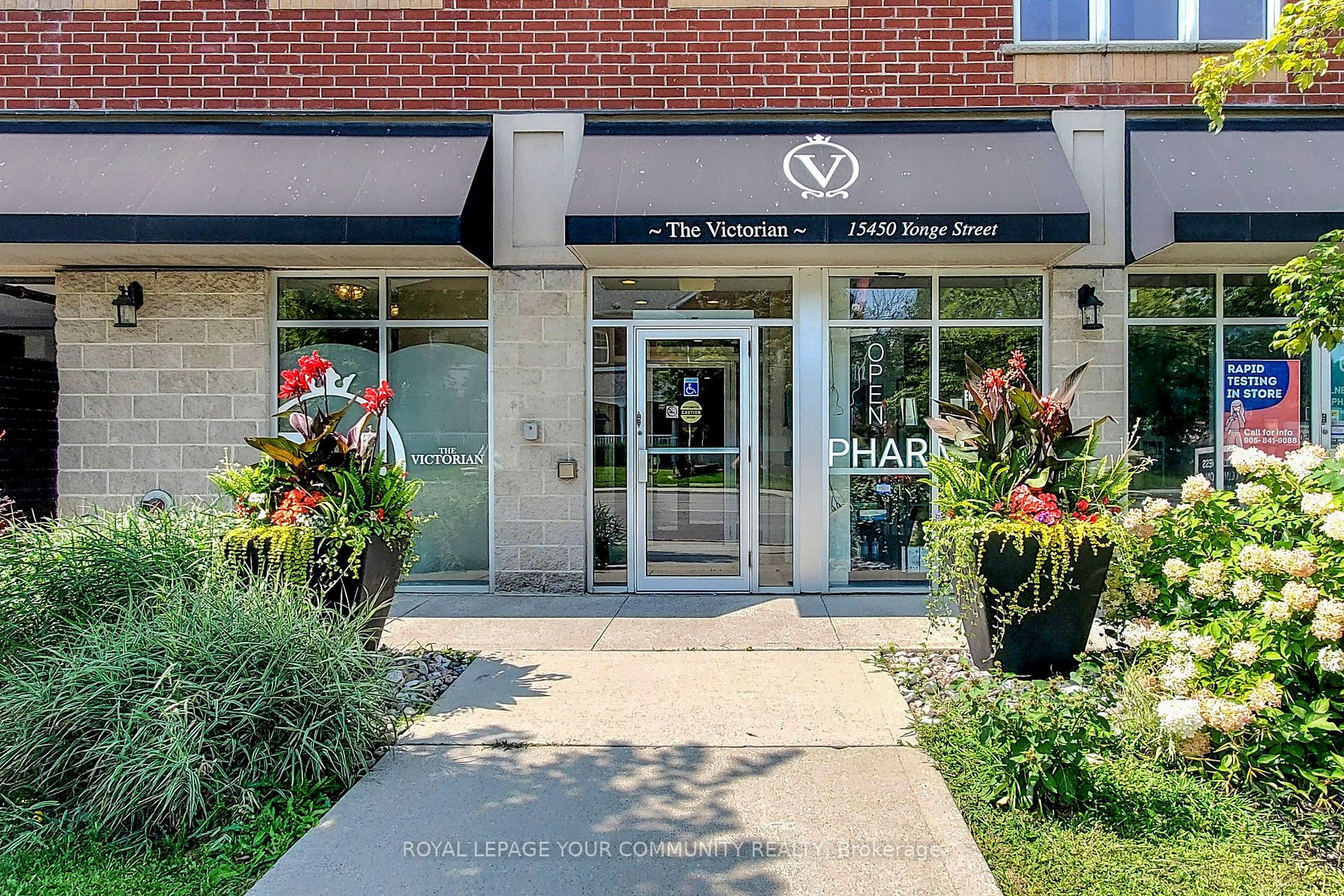 15450 Yonge Street #205