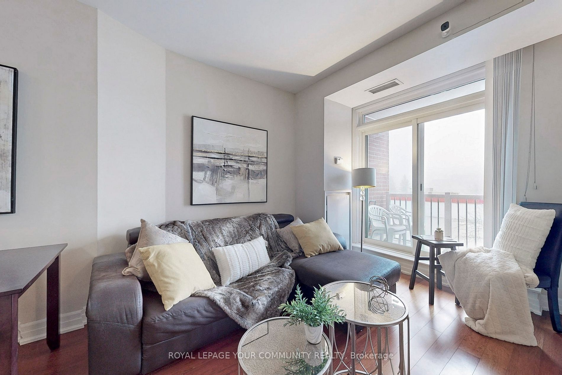 15450 Yonge Street #205