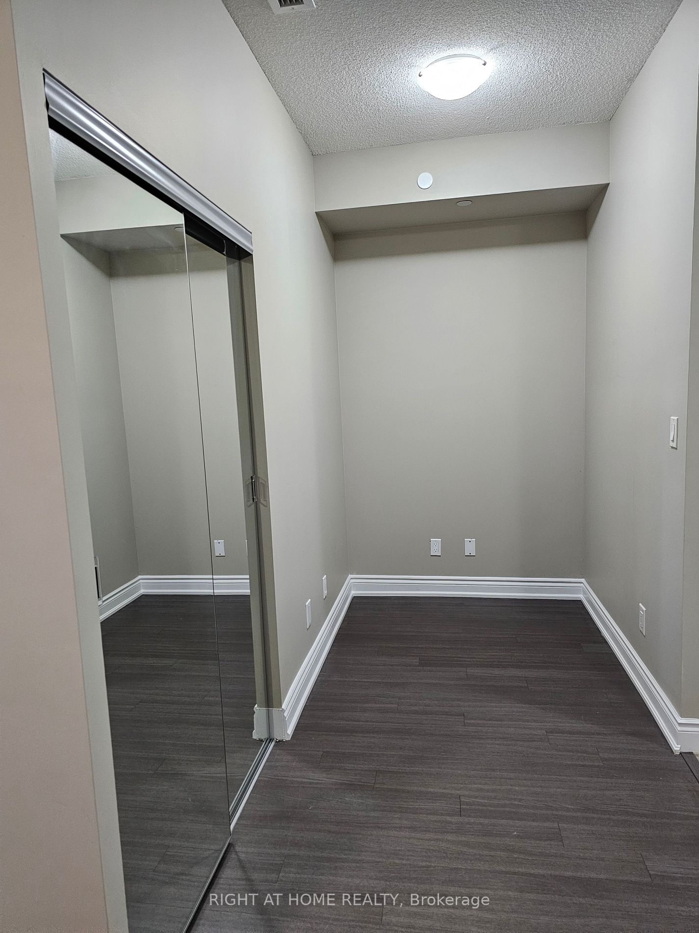 325 South Park Rd, #511