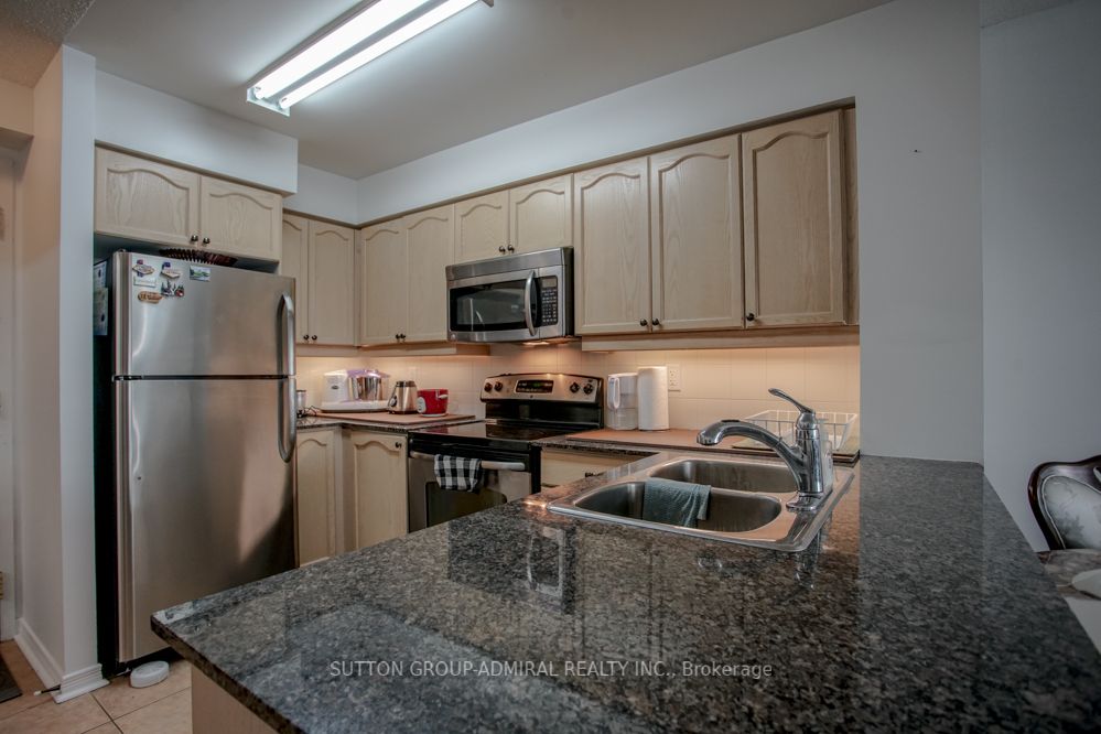 185 Oneida Crescent #911