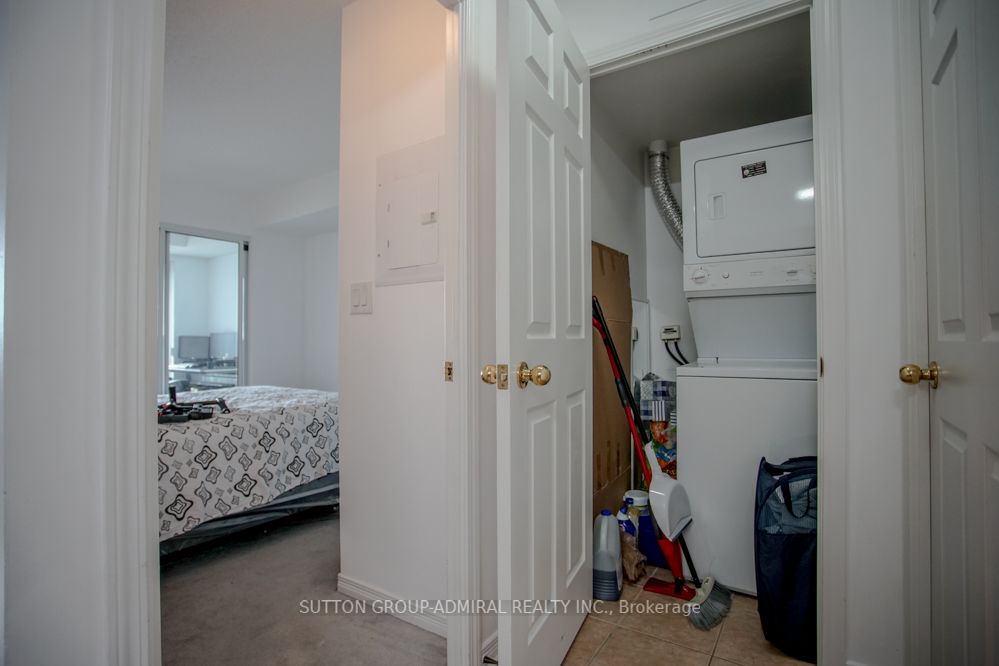 185 Oneida Crescent #911