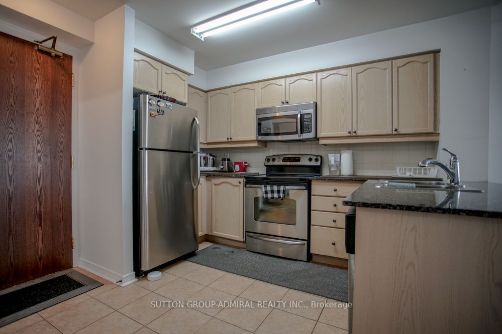 185 Oneida Crescent #911