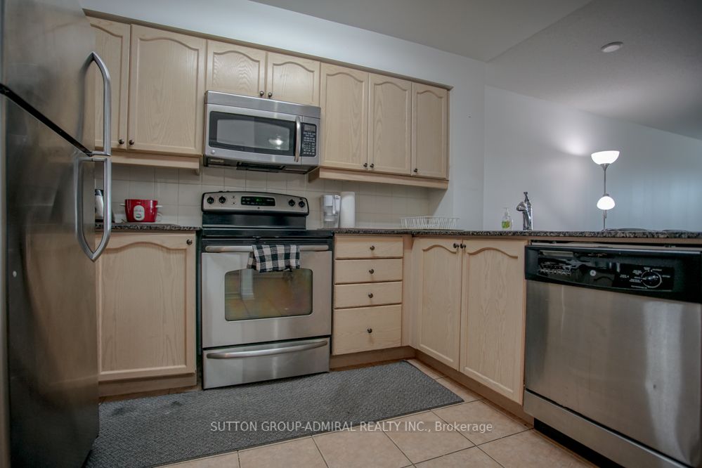 185 Oneida Crescent #911