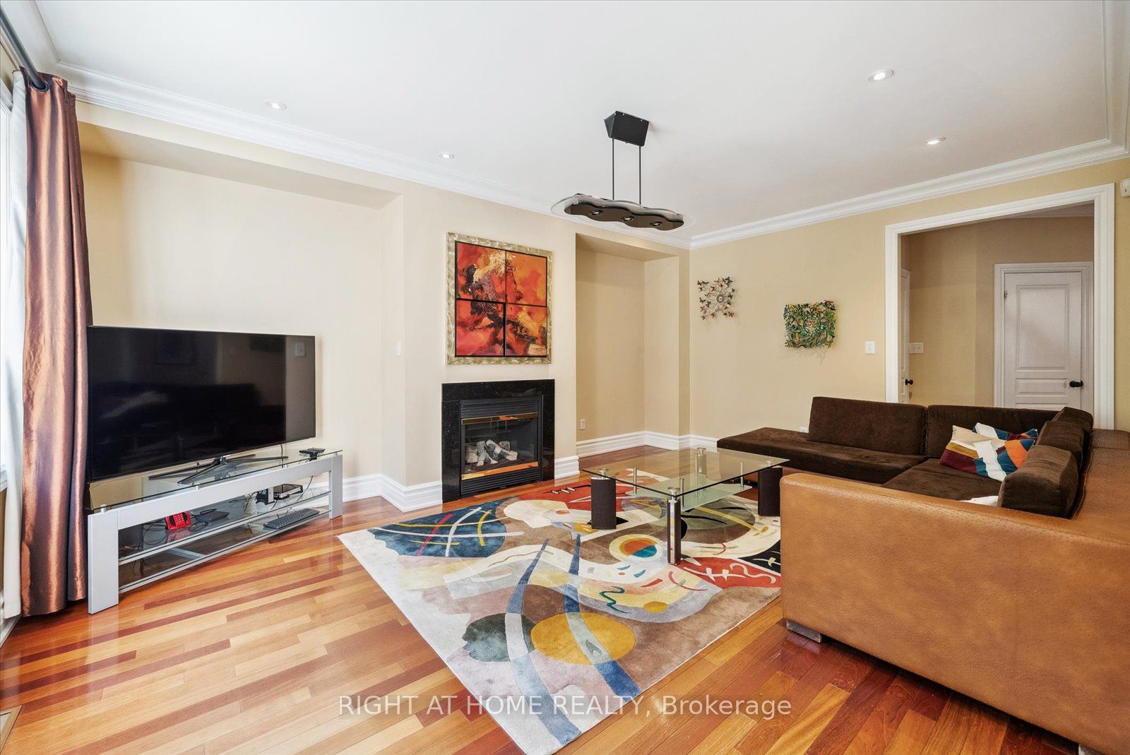 77 Auburndale Drive