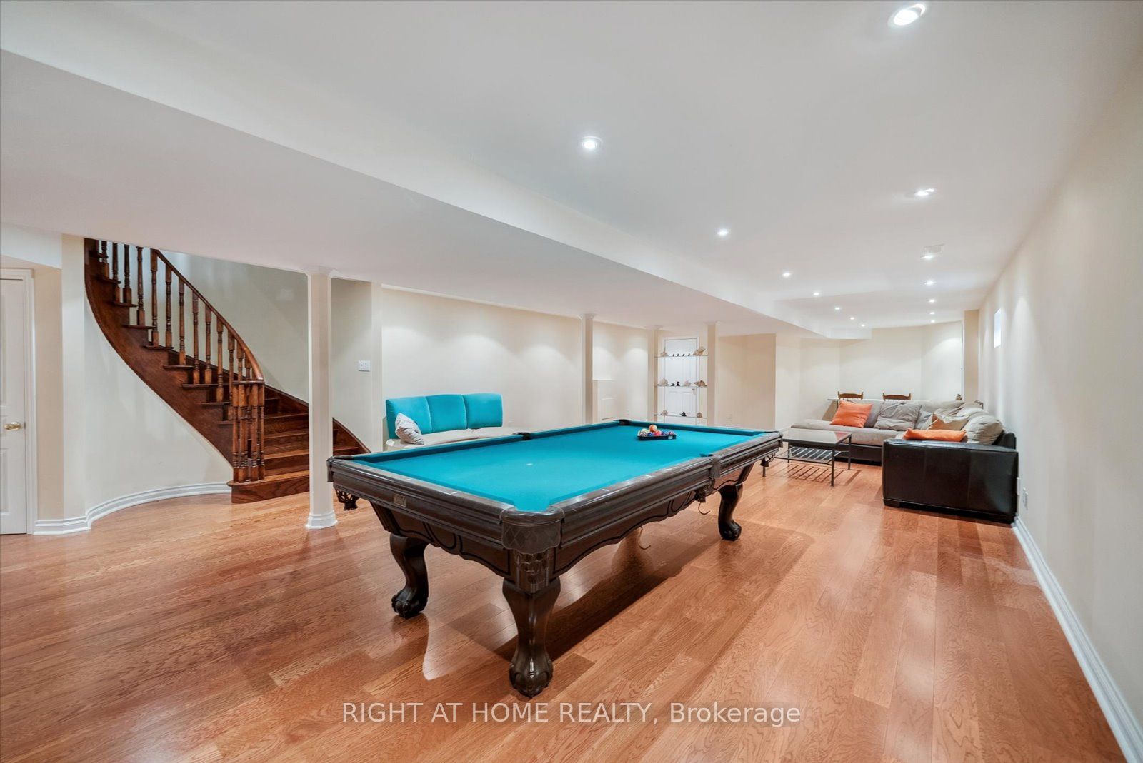 77 Auburndale Drive
