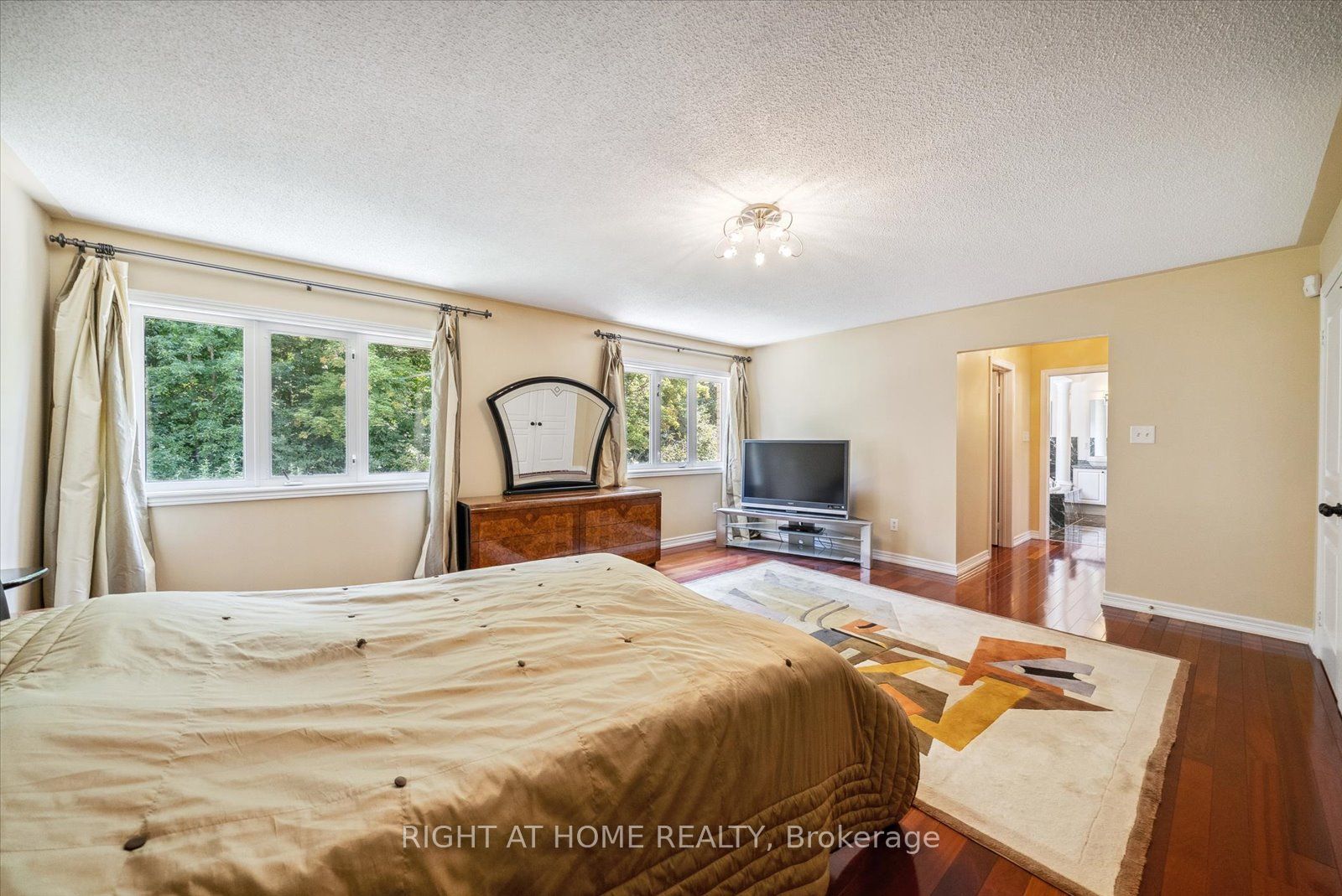 77 Auburndale Drive