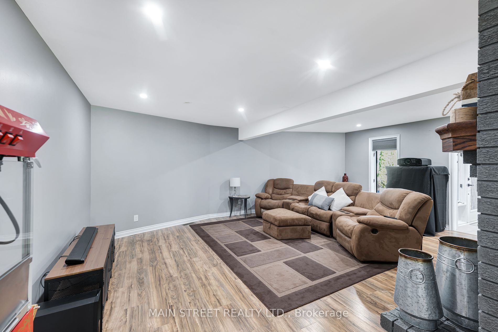 1167 Parkway Dr