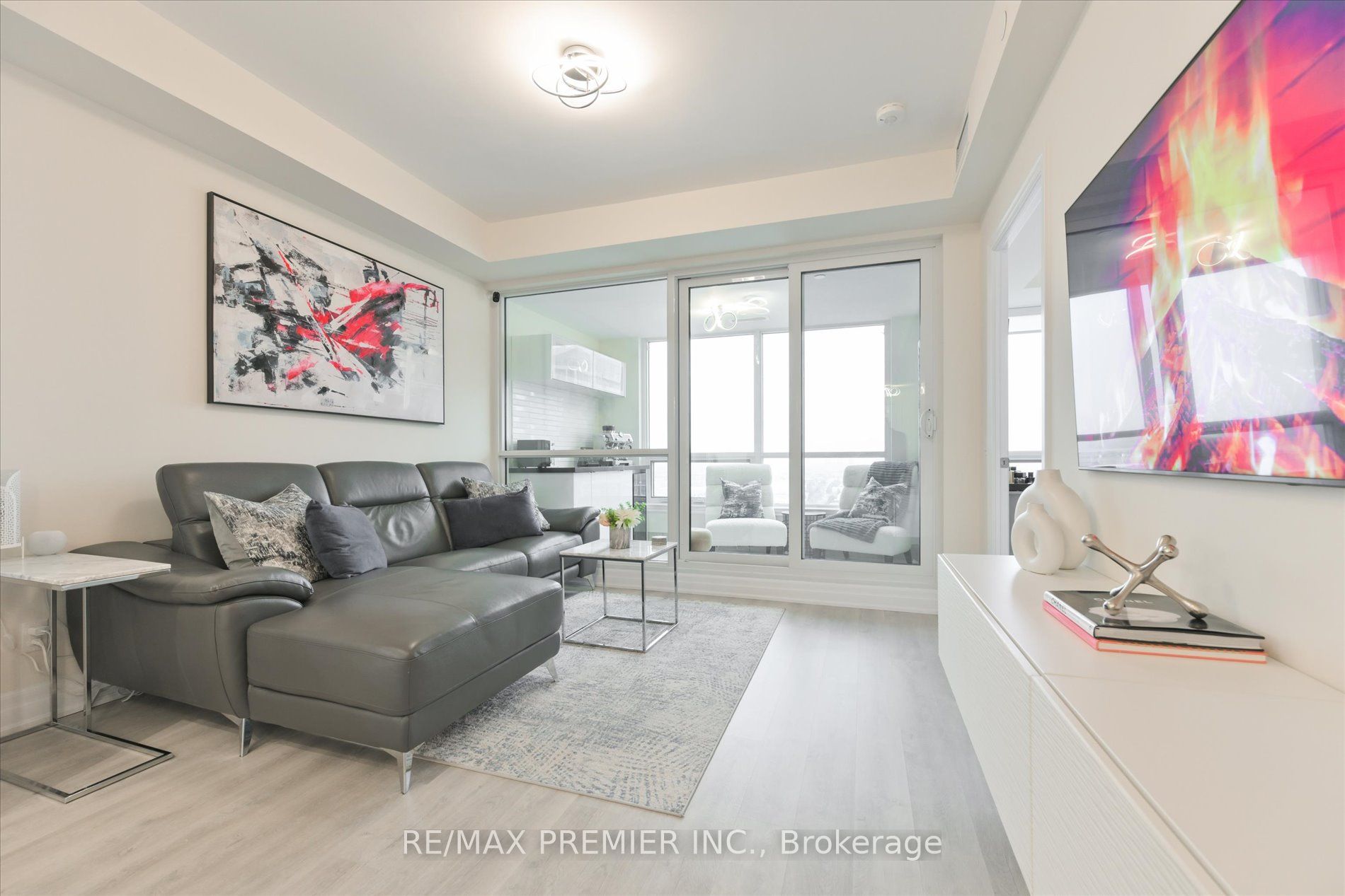 9075 Jane Street #1807