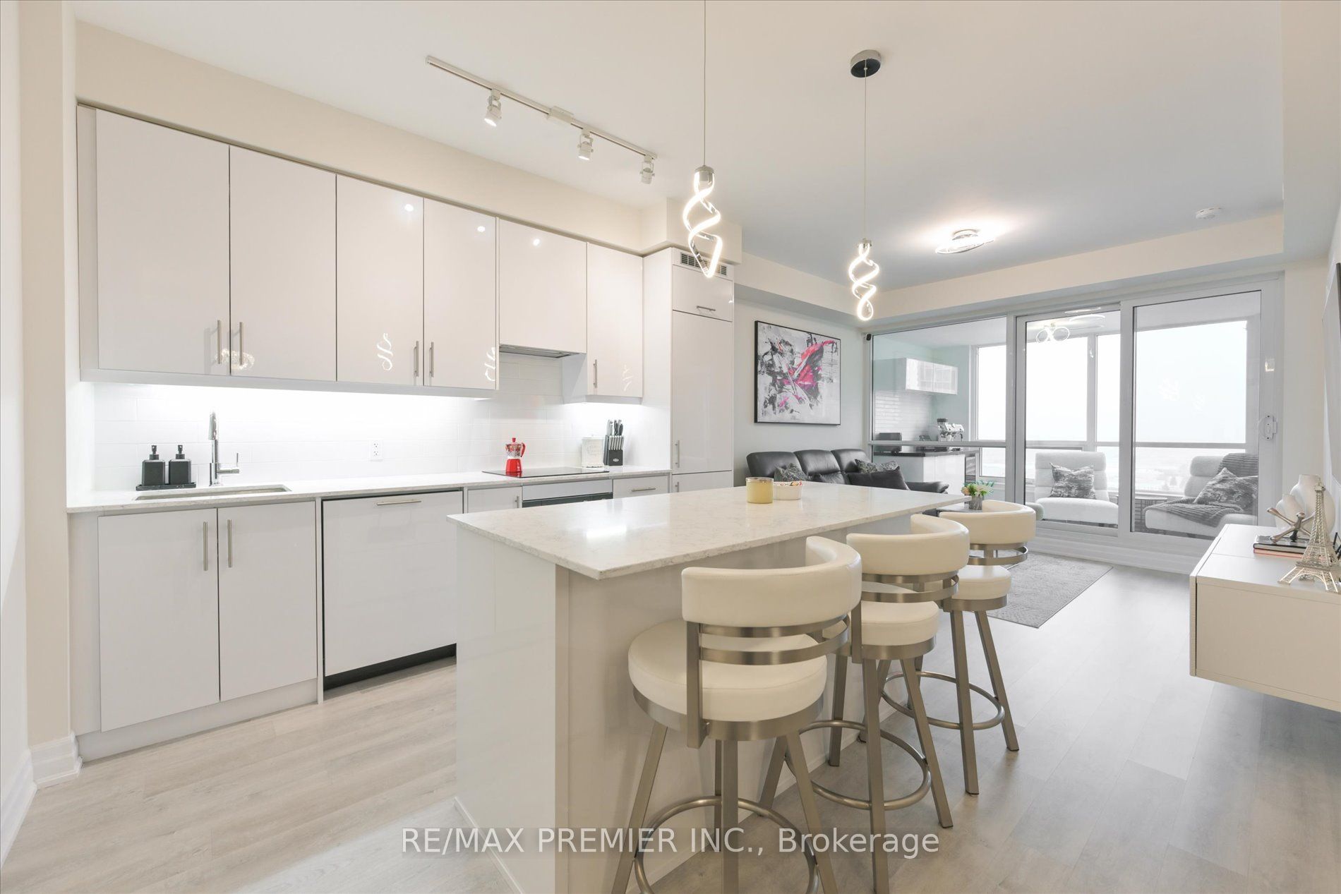 9075 Jane Street #1807