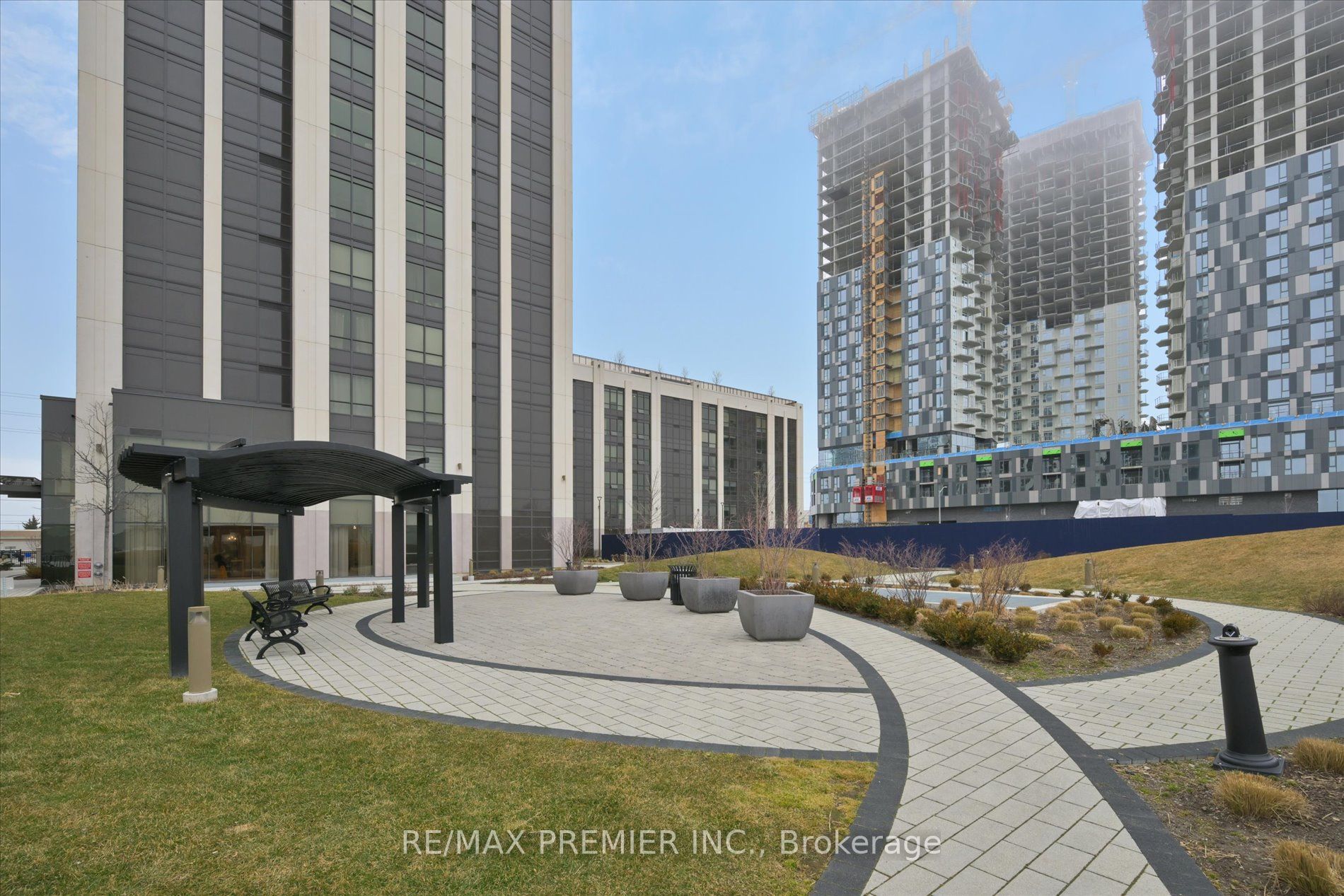 9075 Jane Street #1807