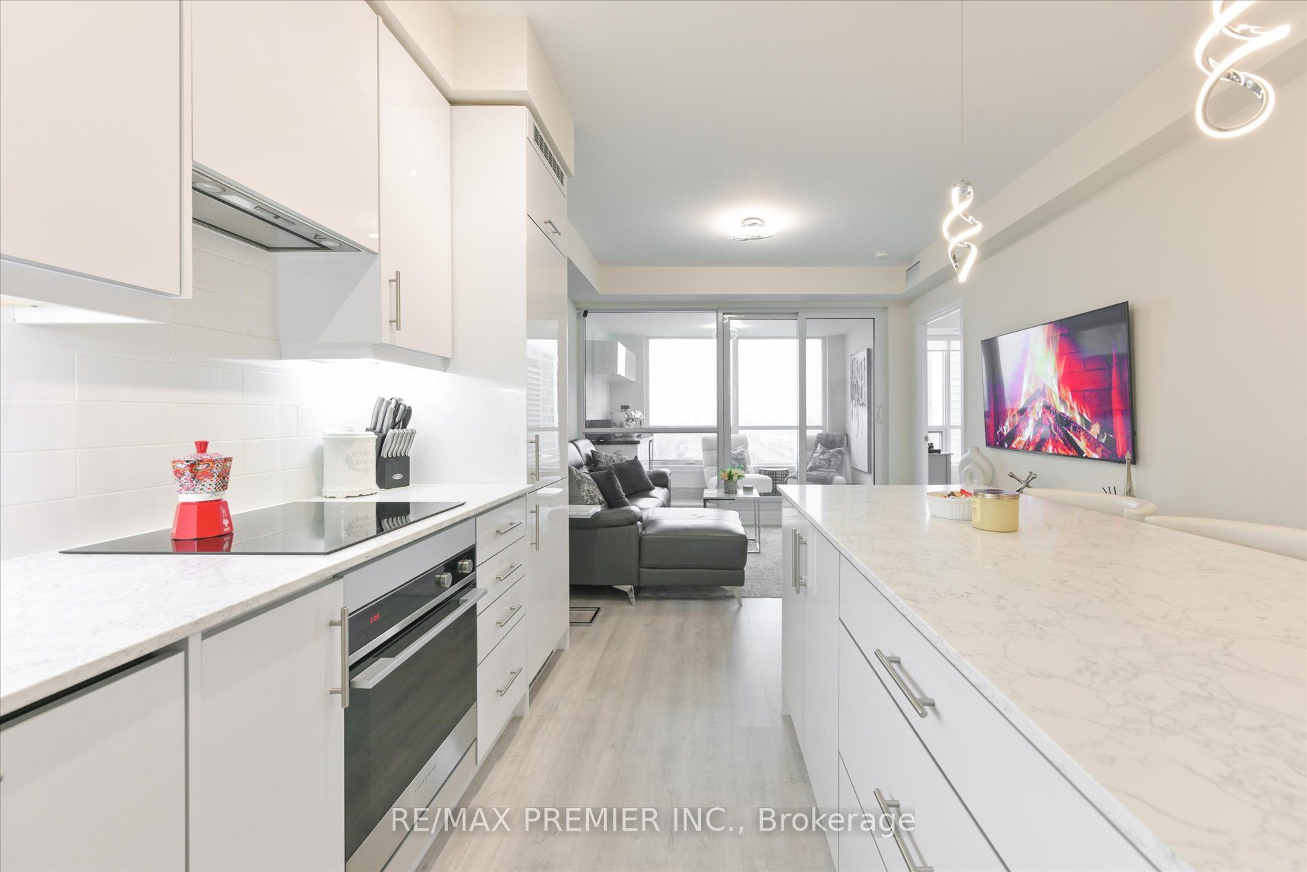 9075 Jane Street #1807