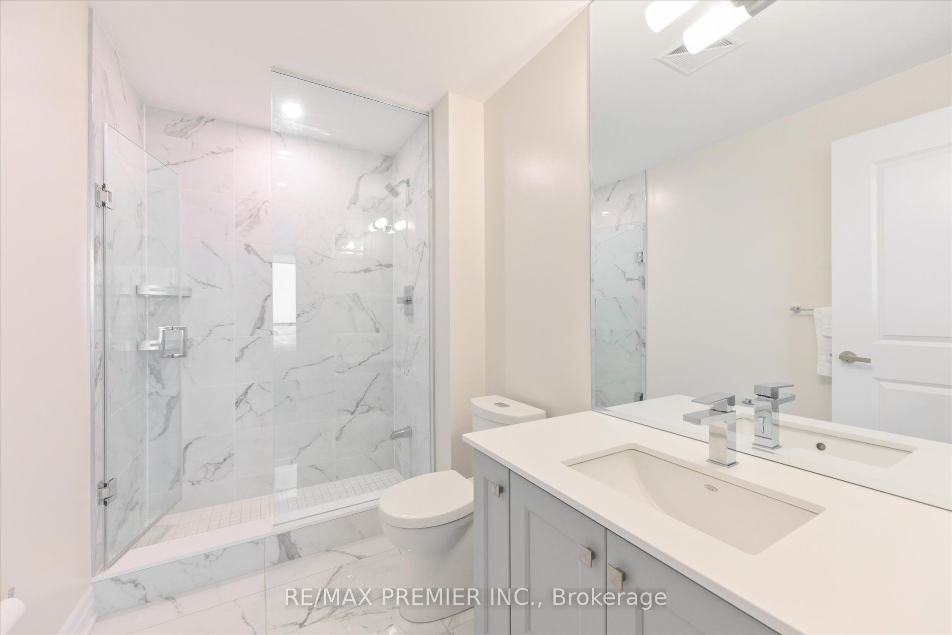 9075 Jane Street #1807