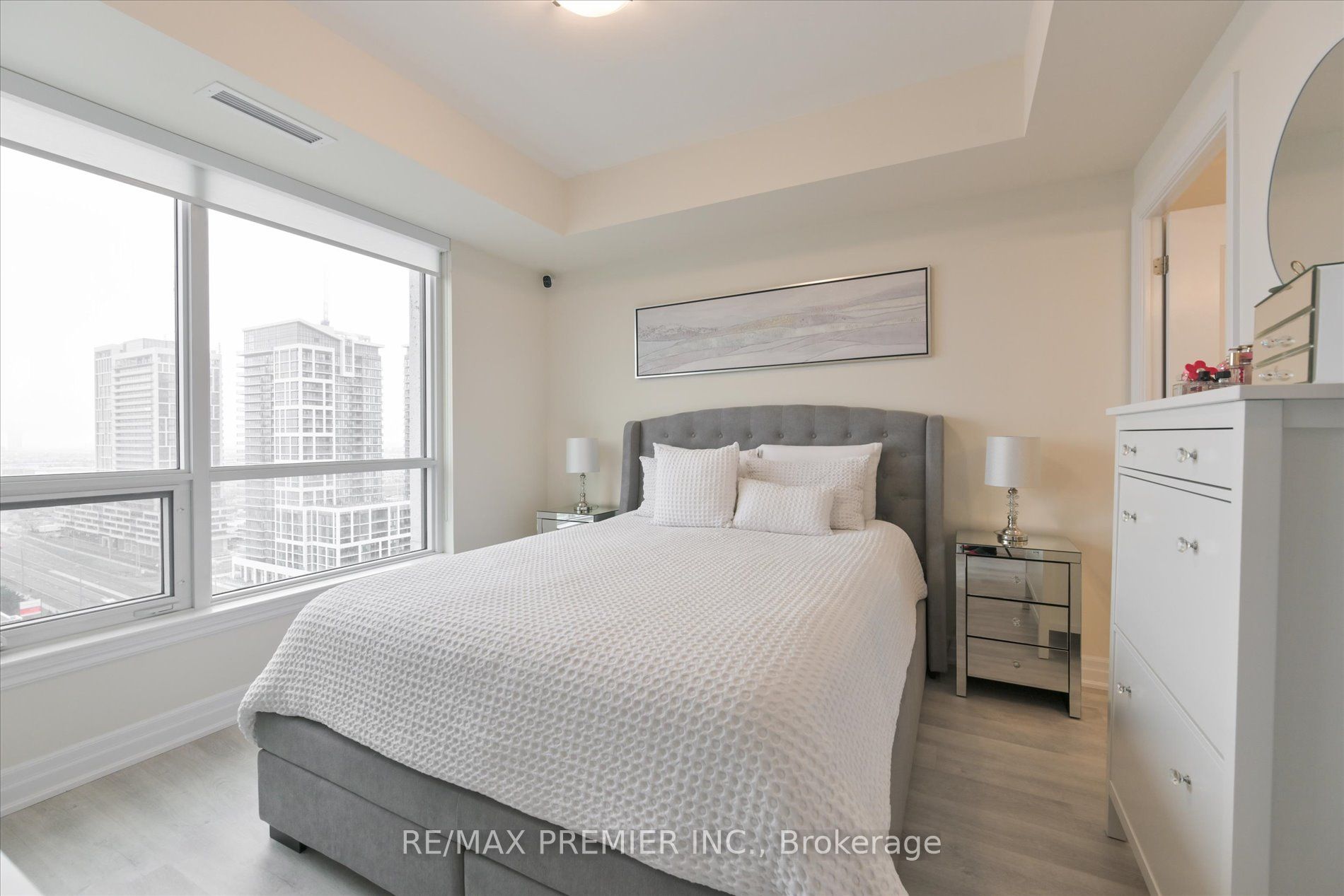 9075 Jane Street #1807